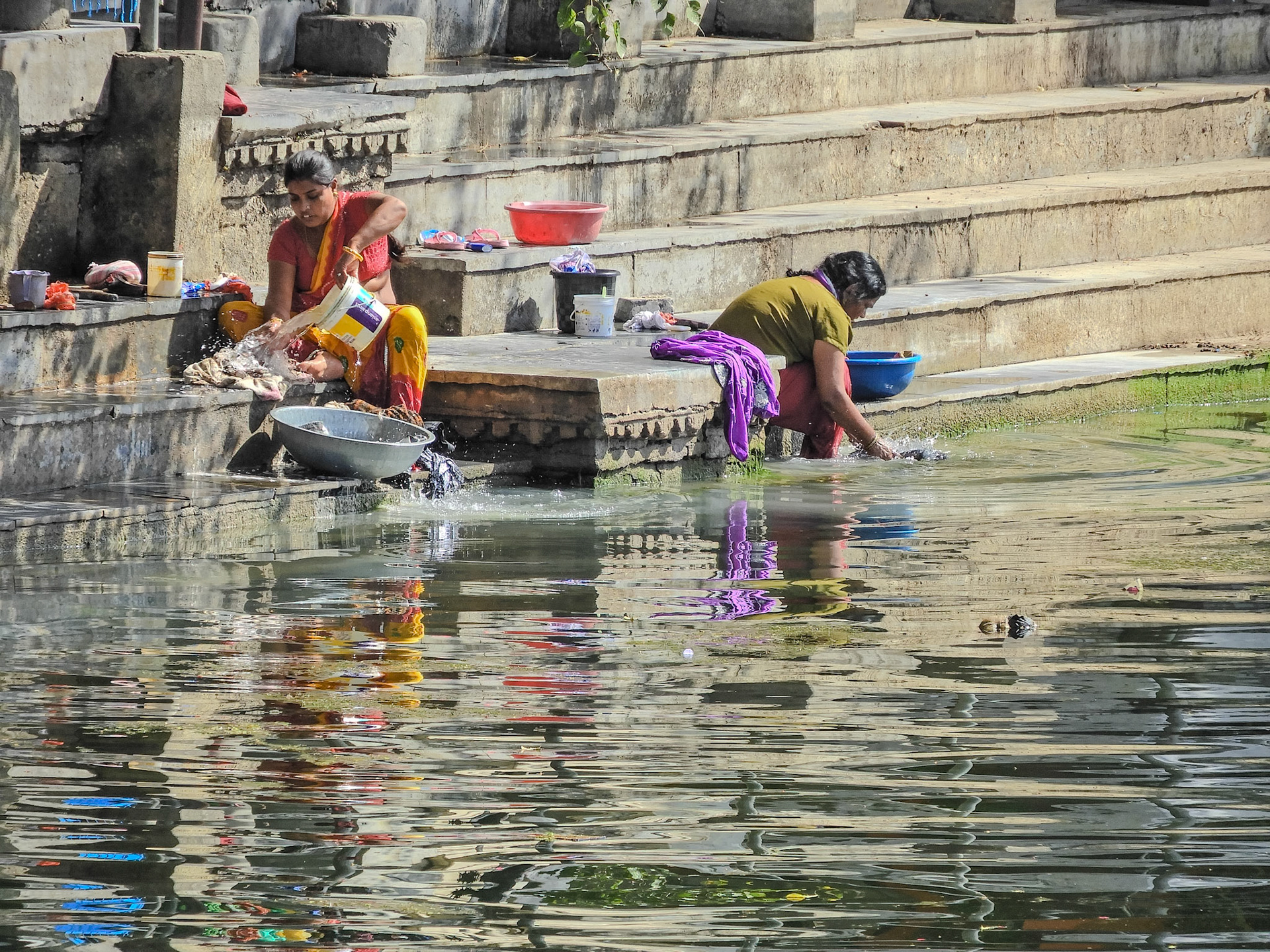 2018-02-20 14:22:21__f/5.6_1/320 sec_Jagdish Temple Road_Udaipur_India_24°34'51.7872" N 73°40'53.508" E