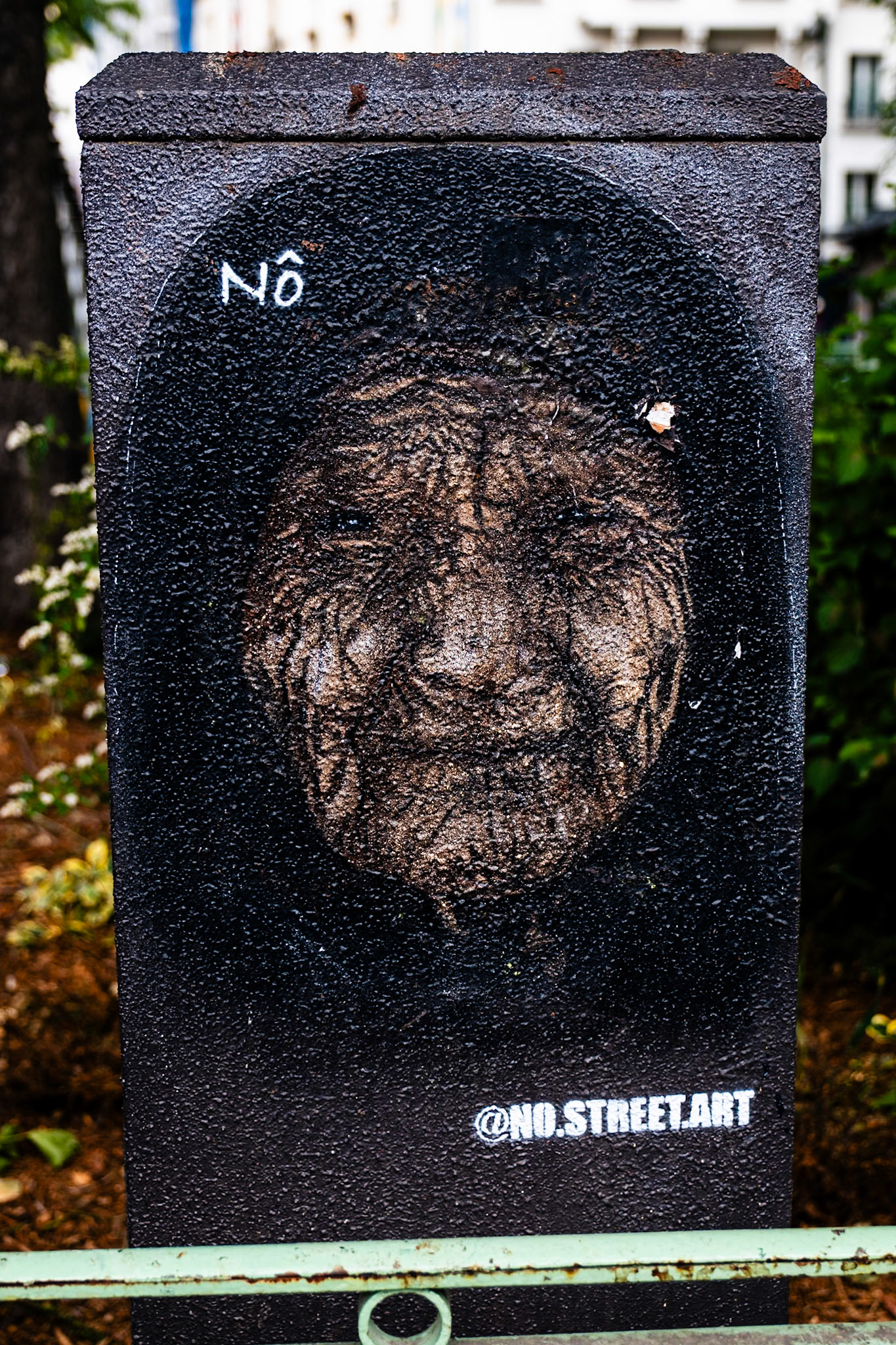 2025-06-07 20:46:25_RF28-70mm F2.8 IS STM_f/2.8_1/250 sec____48°52'21.9468" N 2°21'48.3588" E