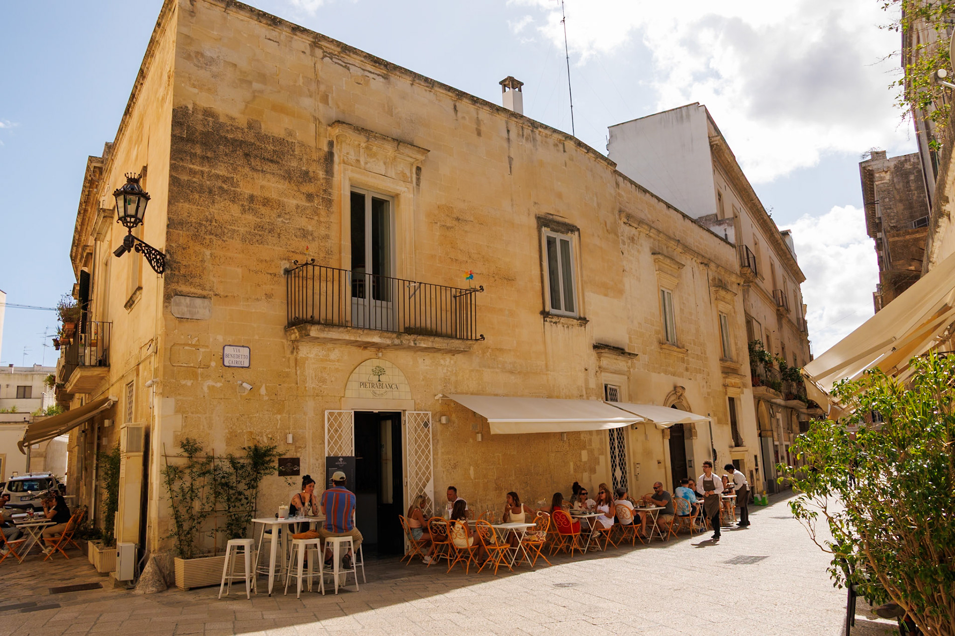 _2024-09-13__Canon__Canon EOS R3__ RF24-240mm F4-6.3 IS USM__f/11__1/80 sec__Via Leonardo Prato__Lecce__Italy__40°20'59.7048" N 18°10'11.3988" E