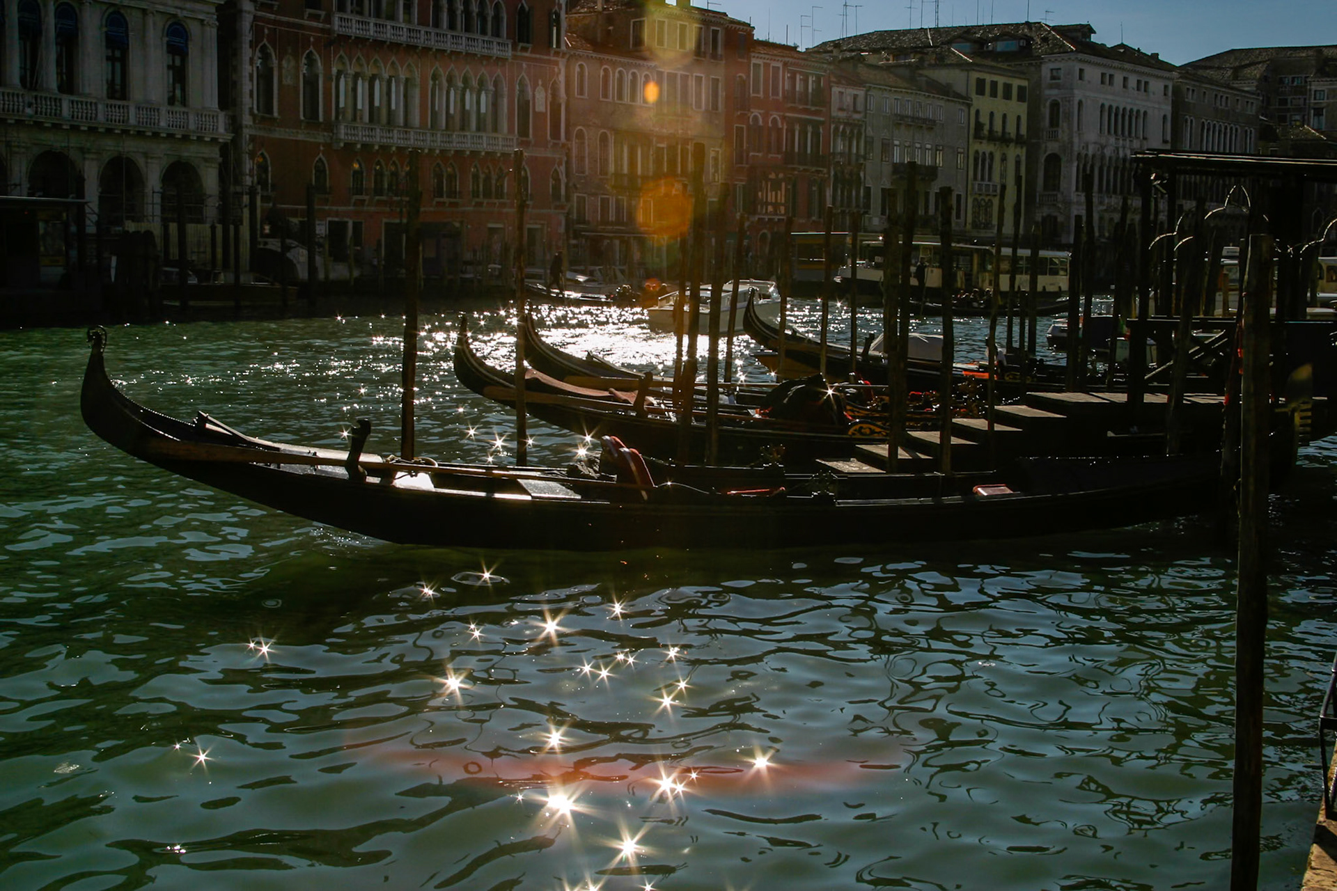 _2003-02-07__Canon EOS D60__ 24.0-85.0 mm__f/11__1/500 sec_________