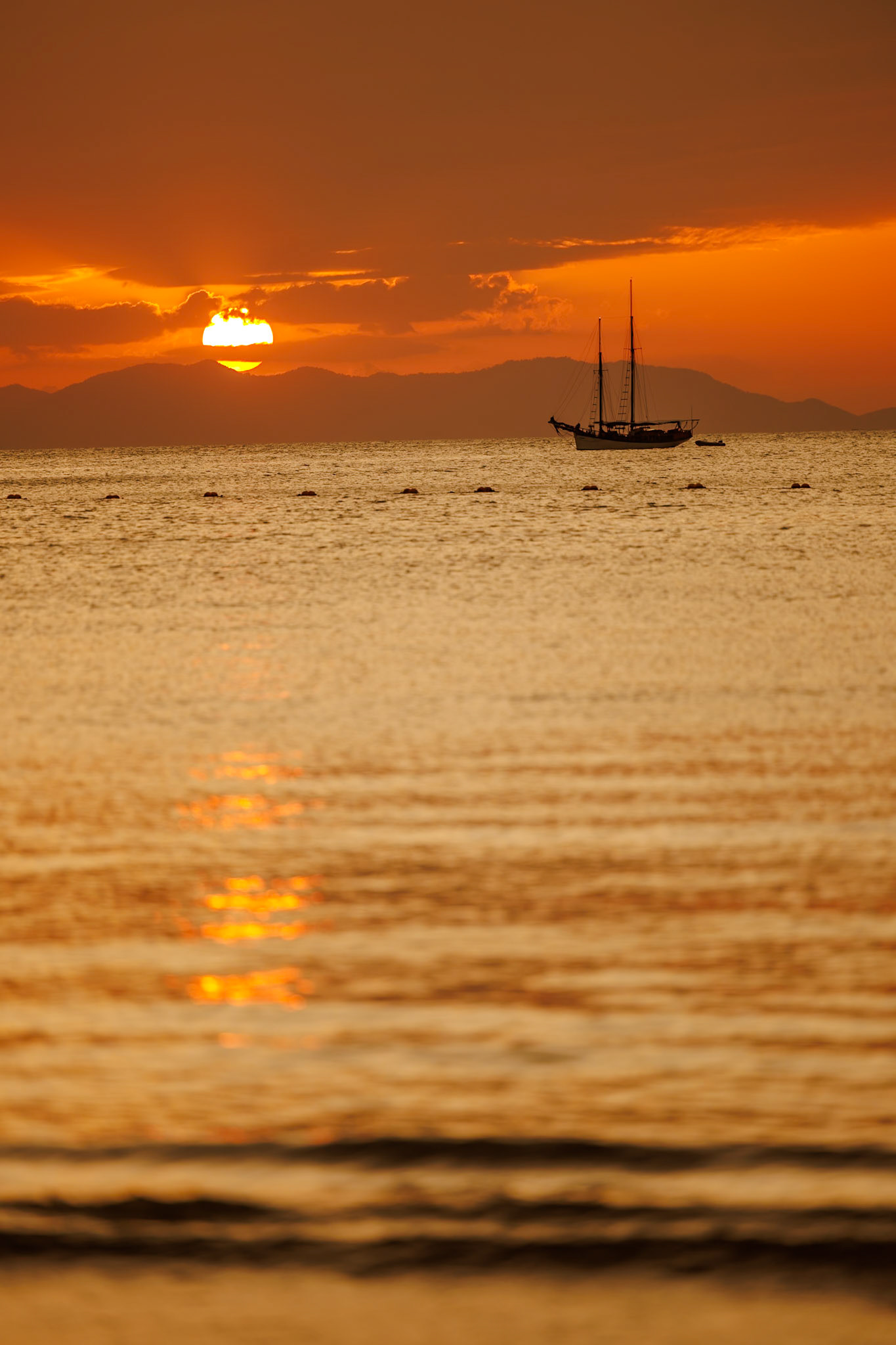 _2025-02-27__Canon__Canon EOS R3__ RF70-200mm F2.8 L IS USM__f/2.8__1/500 sec__Rayavadee Footpath Network__Ban Ao Nang__Thailand__8°0'36.09" N 98°50'15.702" E