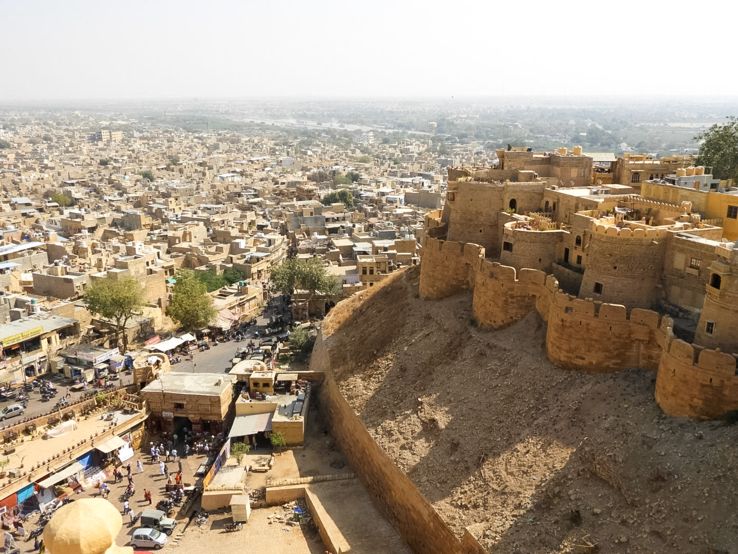 _2018-03-05__Nikon__Coolpix B700__ __f/3.5__1/1250 sec________