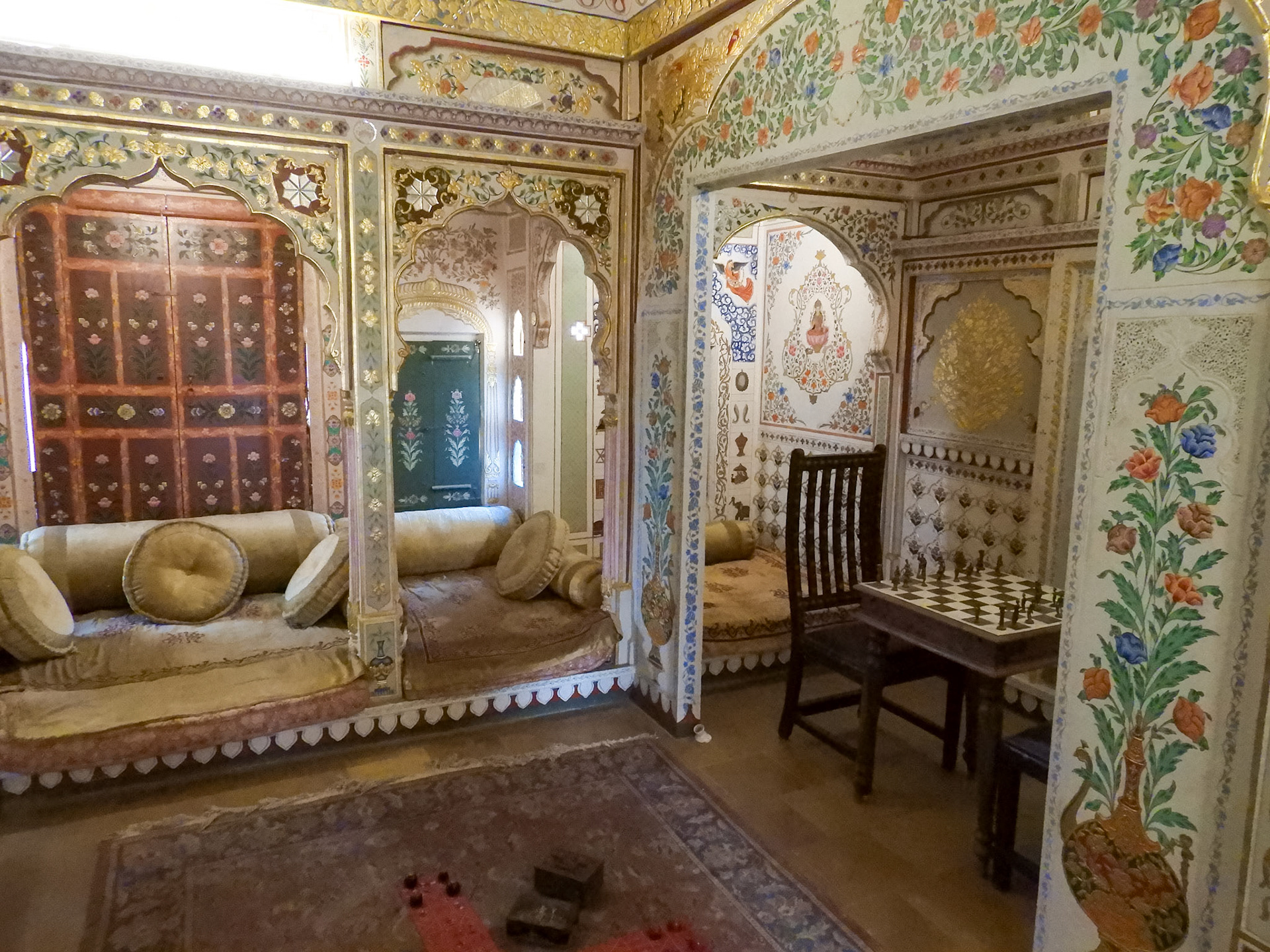 _2018-02-28__Nikon__Coolpix B700__ __f/3.3__1/80 sec________