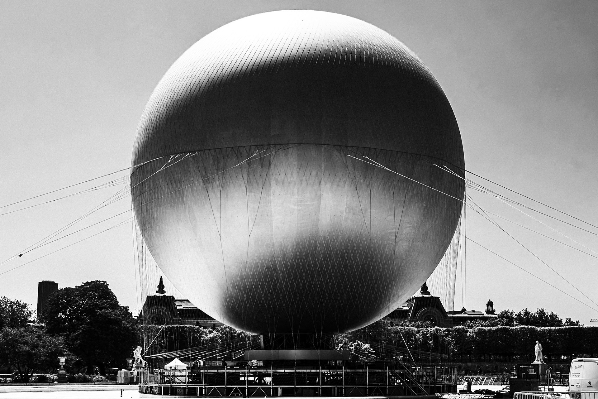 2025-06-12 12:54:20_RF28-70mm F2.8 IS STM_f/7.1_1/400 sec_Quai des Tuileries_Paris_France_48°51'49.3992" N 2°19'48.0972" E