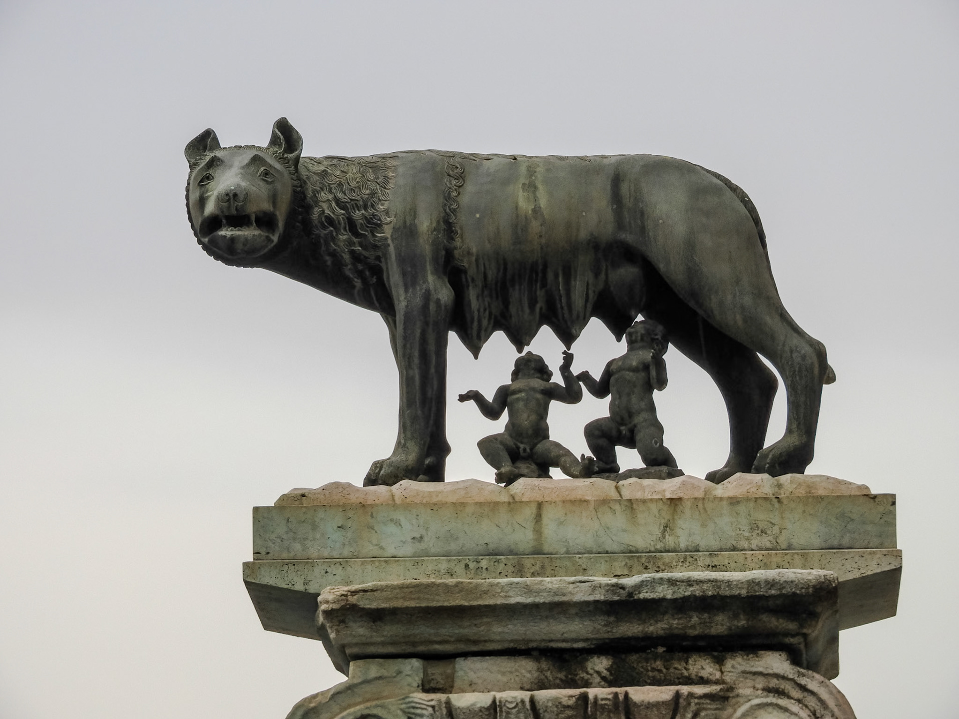 2018-05-02 13:27:14__f/5.5_1/400 sec_Piazza del Colosseo_Rome_Italy_41°53'36.3048" N 12°29'0.6612" E