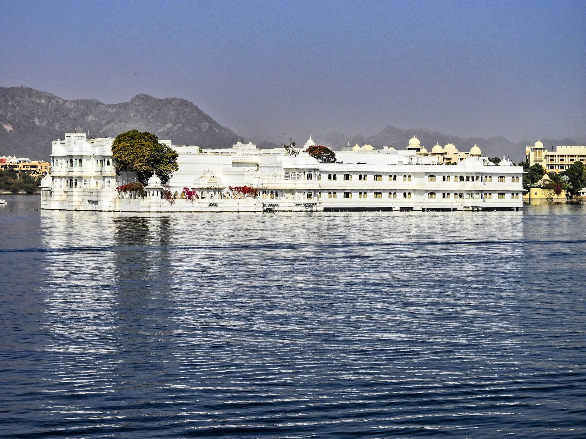 _2018-02-21__Coolpix B700__ __f/5.3__1/1600 sec__Taj Lake Palace__Udaipur_____