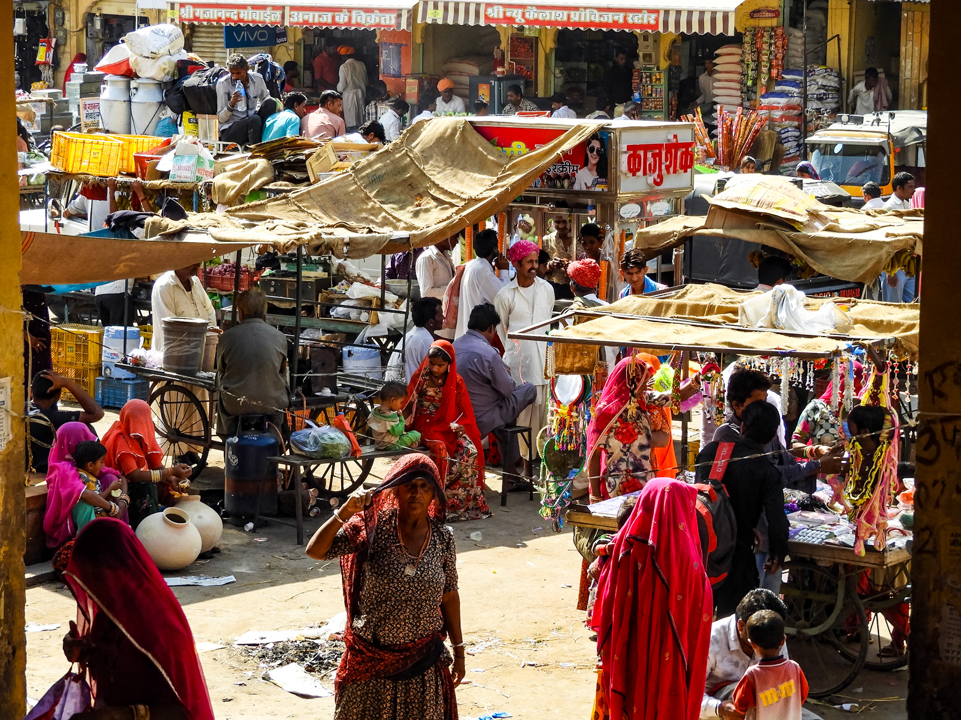 _2018-02-28__Nikon__Coolpix B700__ __f/4.8__1/320 sec________