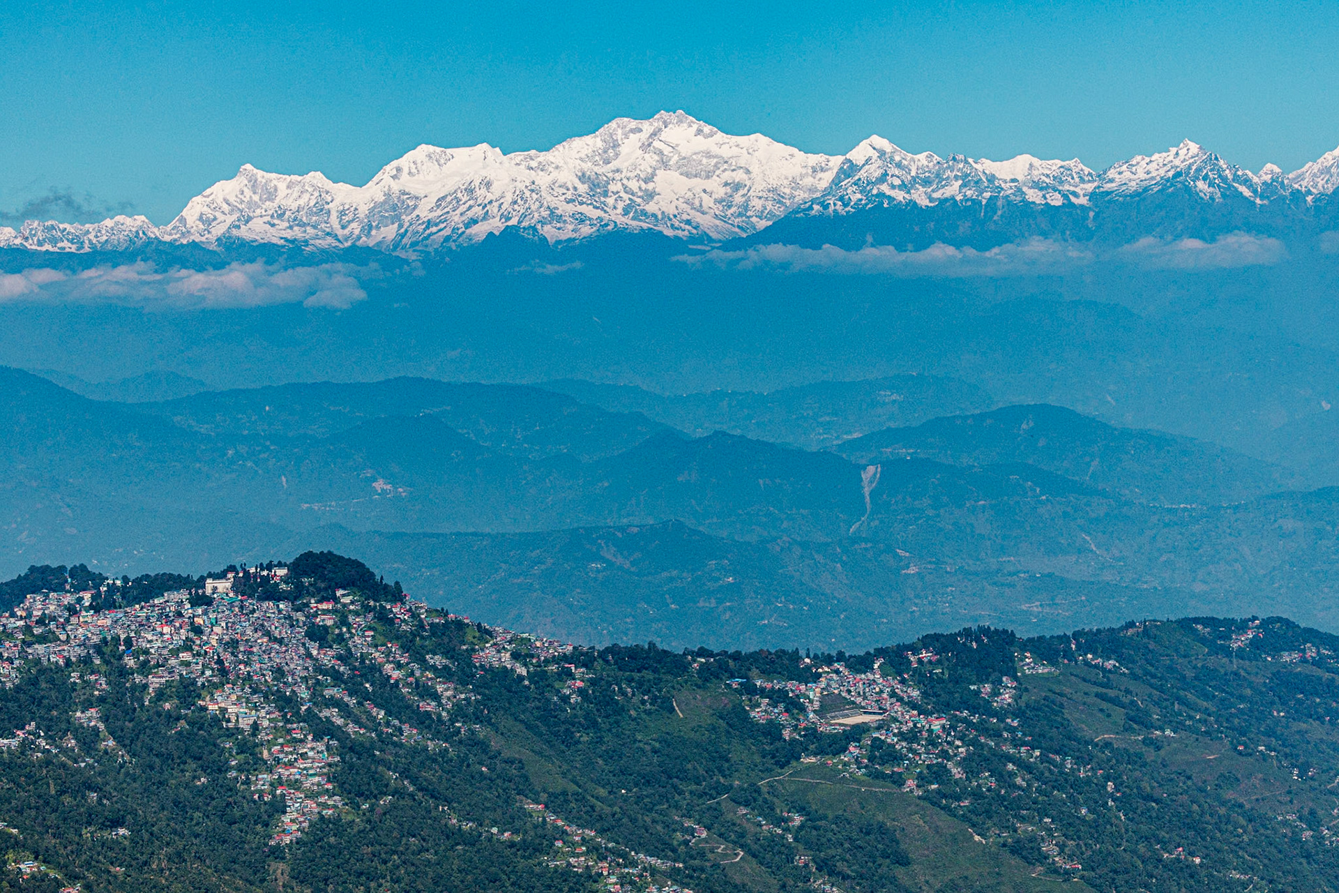 __2025-11-16__Canon__Canon EOS R3__ RF70-200mm F2.8 L IS USM__f/14__1/2500 sec____Ghoom__India__26°59'42.54" N 88°17'7.53" E