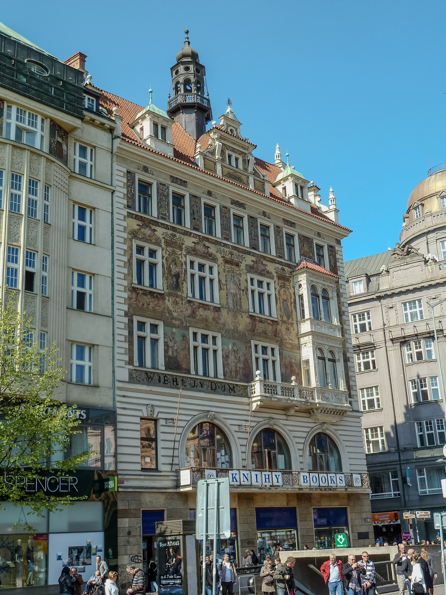 2011-04-16 09:56:08__f/4_1/320 sec_New Town_Capital City of Prague_Czechia_50°4'51.9492" N 14°25'38.5608" E