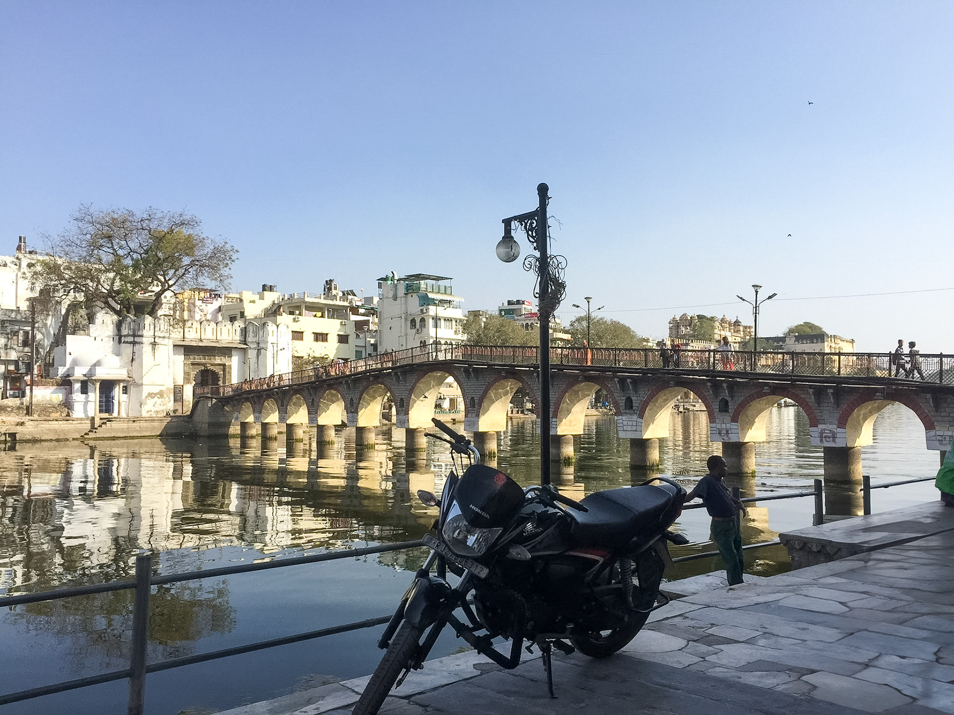 _2018-02-20__Apple__iPhone 6__ iPhone 6 back camera 4.15mm f/2.2__f/2.2__1/1800 sec__Jagdish Temple Road__Udaipur__India__24°34'53.5296" N 73°40'51.5208" E