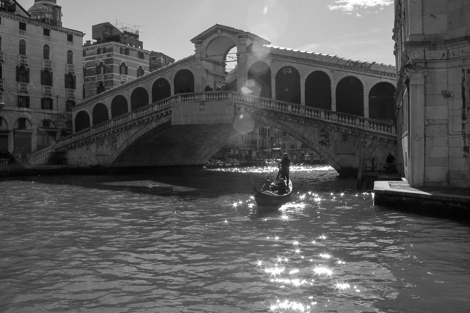 2003-02-07 12:27:23_24.0-85.0 mm_f/11_1/250 sec____