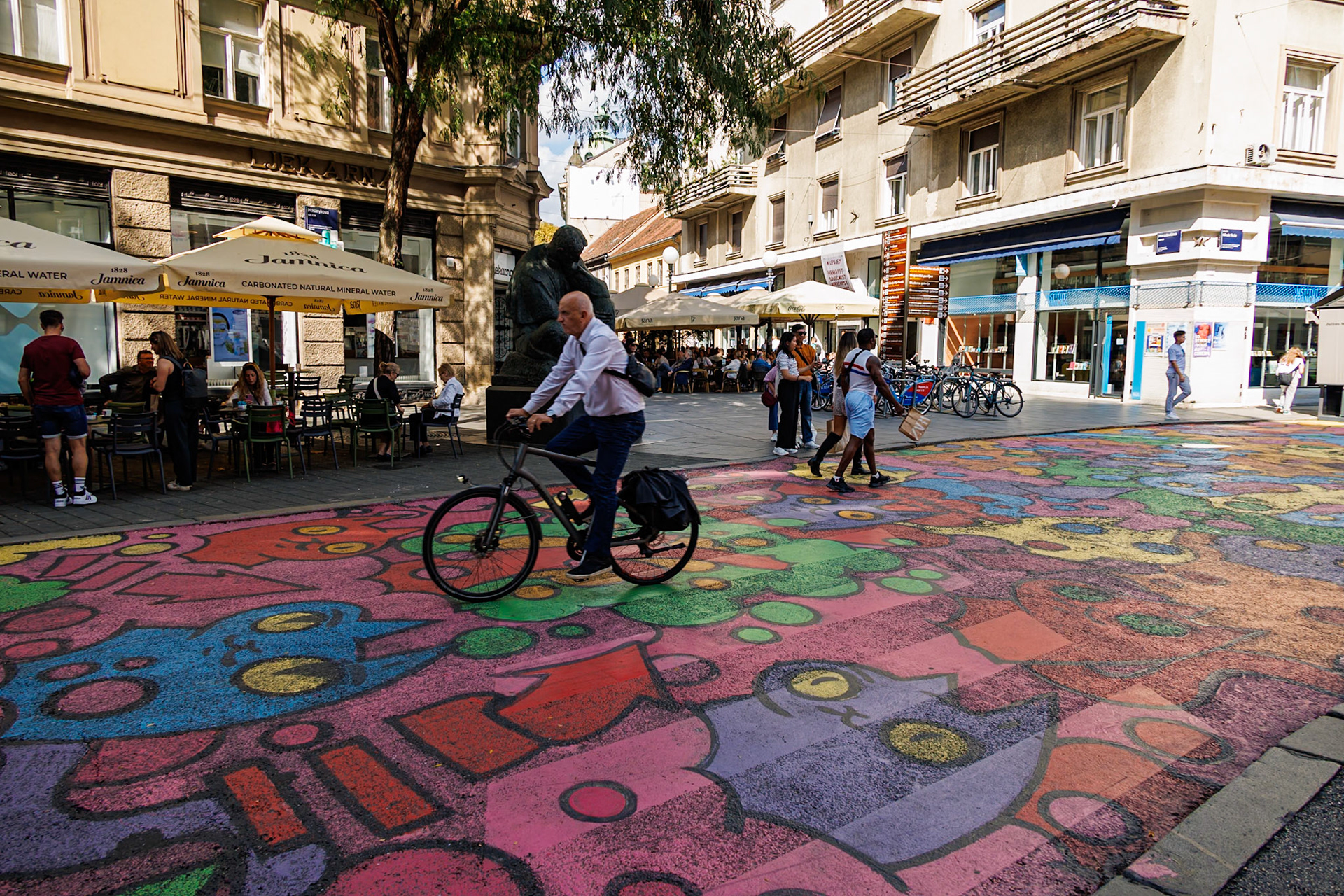 2024-09-25 13:19:59RF24-240mm F4-6.3 IS USMf/6.31/125 sec45°48'39.7188" N 15°58'25.4388" E