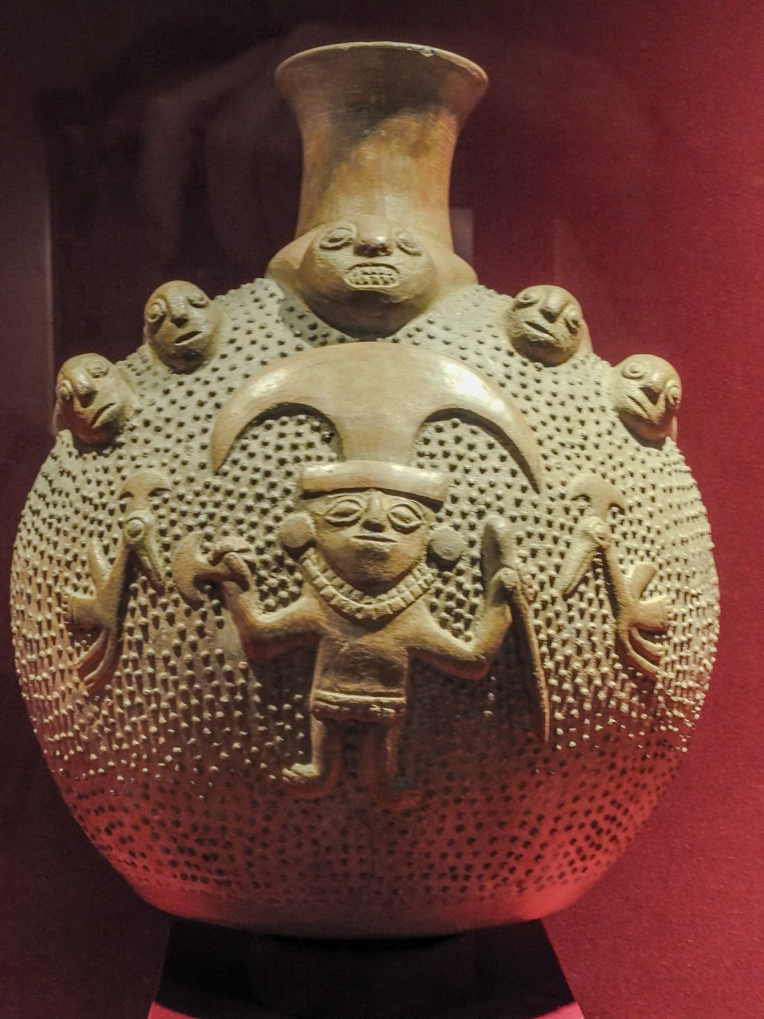 _2018-10-18__Coolpix B700__ __f/4.2__1/8 sec__Jirón Independencia__Trujillo__Peru__8°6'39.4848" S 79°1'27.5412" W_