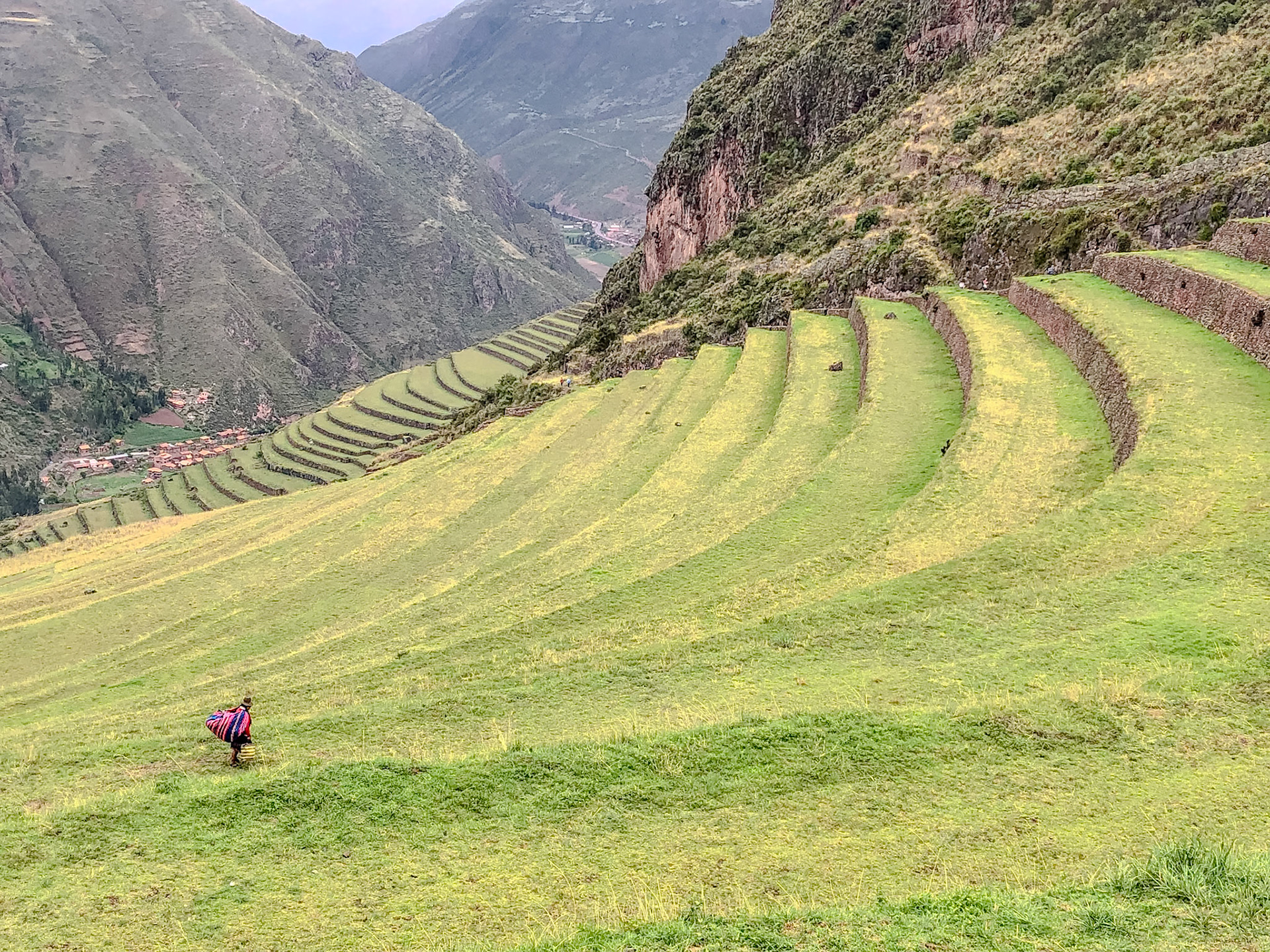 _2018-11-20__Apple__iPhone X__ iPhone X back dual camera 4mm f/1.8__f/1.8__1/190 sec__Q'Alla Q'Asa__Pisac__Peru__13°24'25.1604" S 71°50'36.6504" W