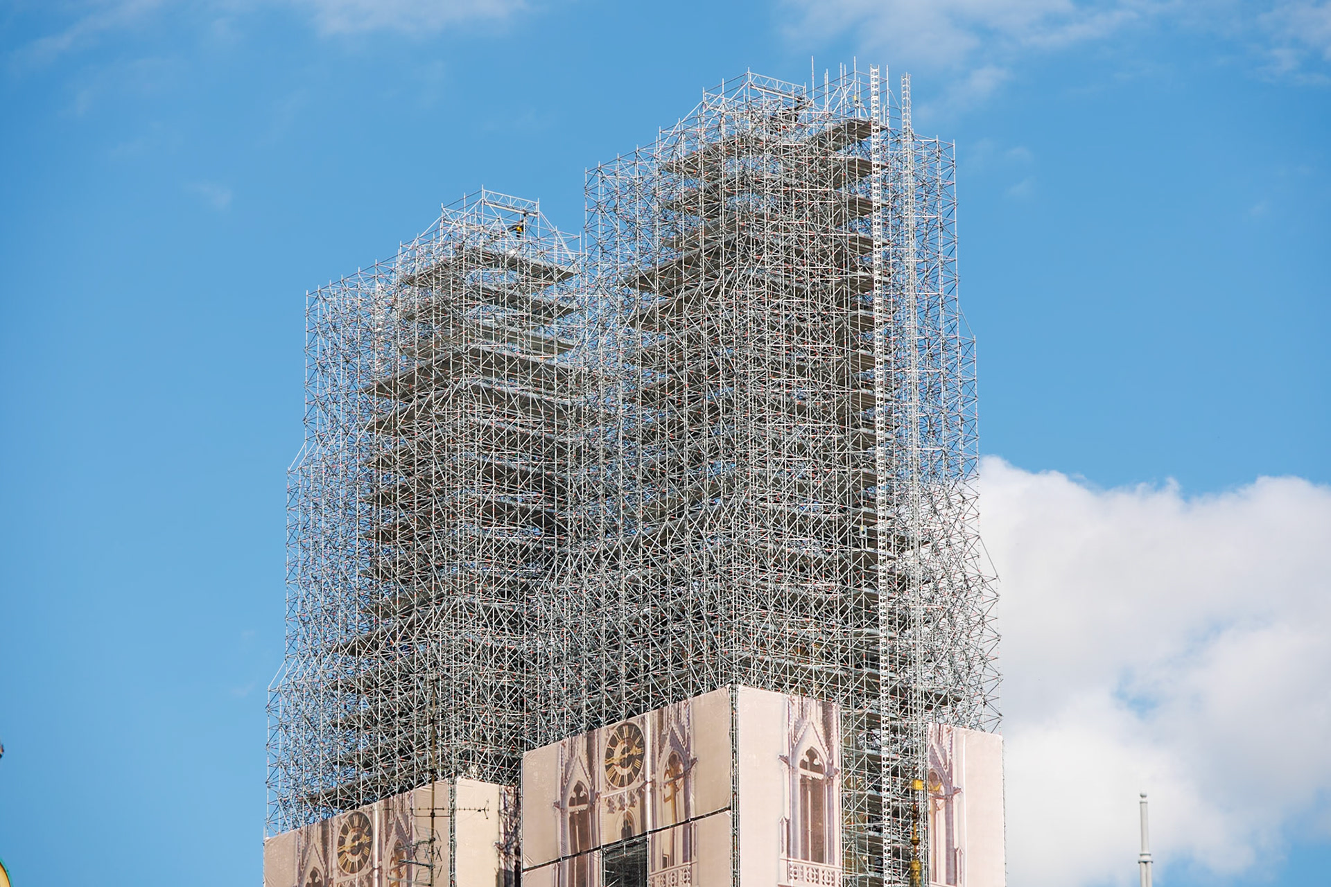 _2024-09-25__Canon__Canon EOS R3__ RF24-240mm F4-6.3 IS USM__f/8__1/320 sec__Mihanovićeva ulica__City of Zagreb__Croatia__45°48'45.3888" N 15°58'34.0068" E