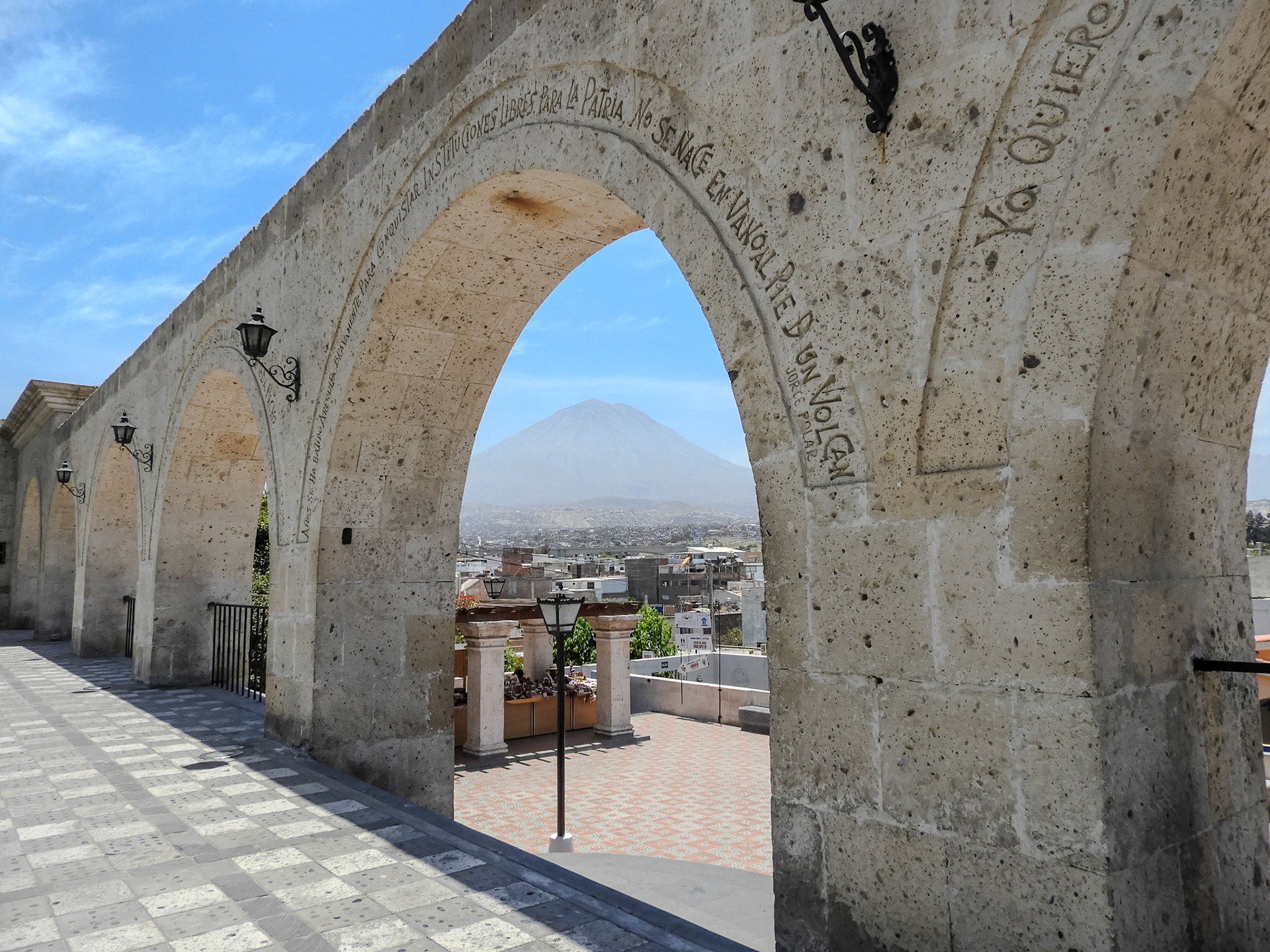 _2018-10-26__Coolpix B700__ __f/3.3__1/1250 sec_________