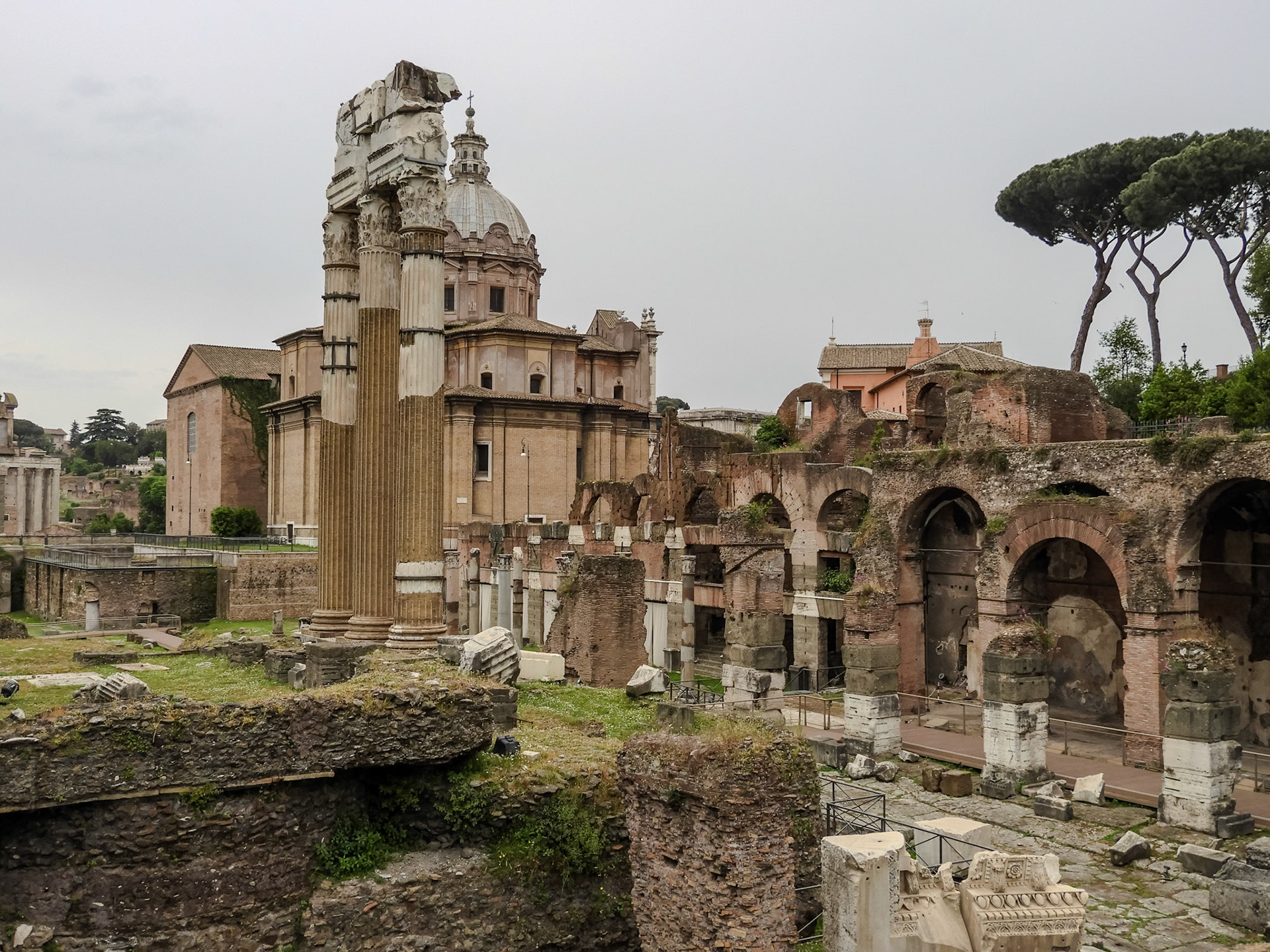 2018-05-02 13:43:02__f/3.8_1/500 sec_Piazza del Colosseo_Rome_Italy_41°53'39.84" N 12°29'4.362" E