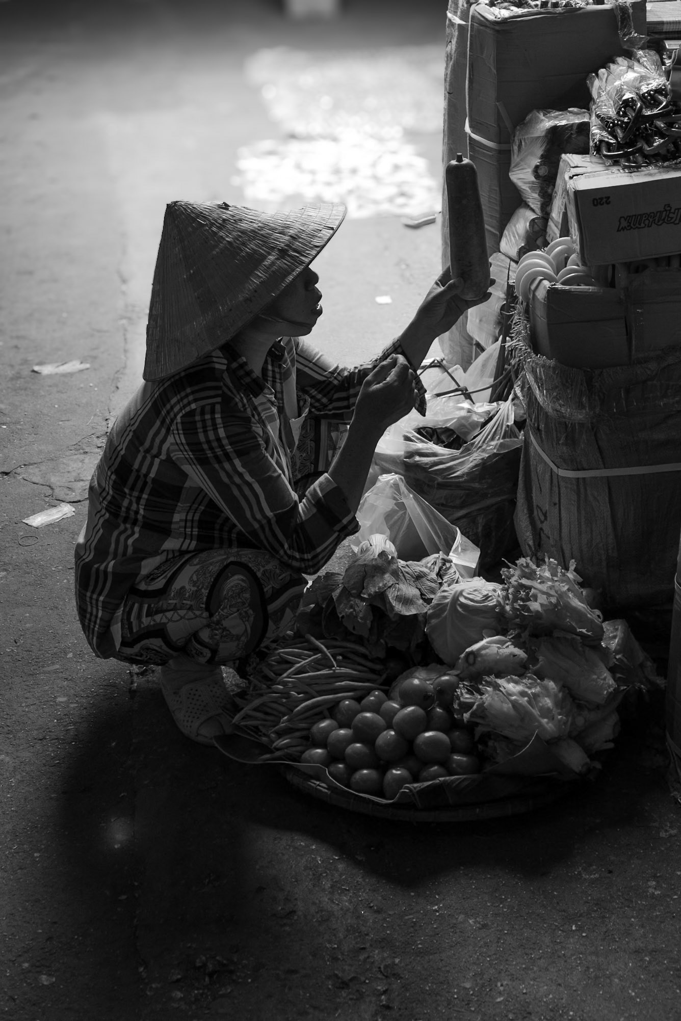 _2019-09-13__Panasonic__DMC-FZ1000__ __f/3.2__1/125 sec__Chương Dương__Phú Xuân Ward__Vietnam__16°28'20.946" N 107°35'16.3788" E