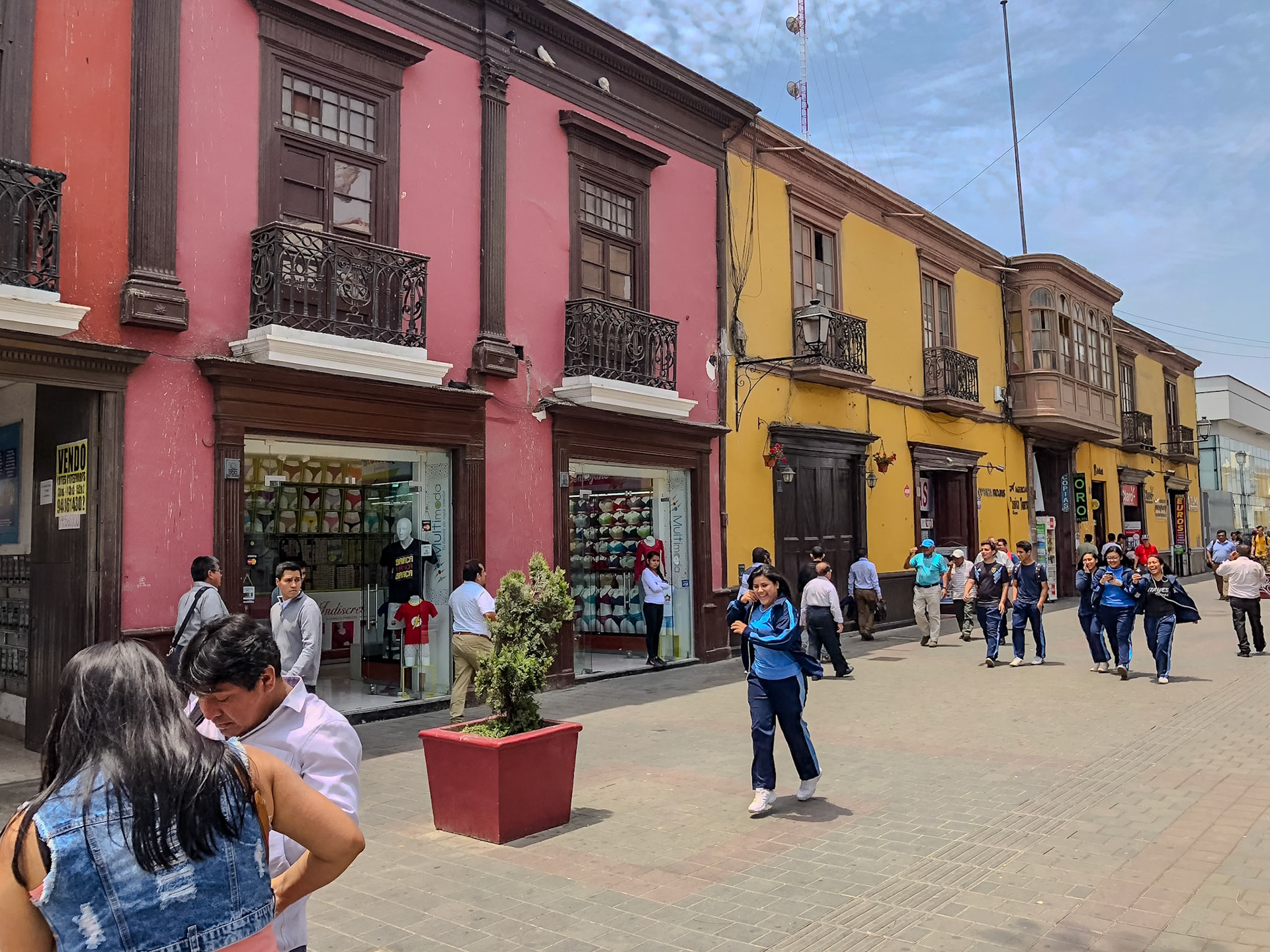 2018-10-19 12:43:46_iPhone X back dual camera 4mm f/1.8_f/1.8_1/1000 sec_8°6'40.0284" S 79°1'37.9704" W