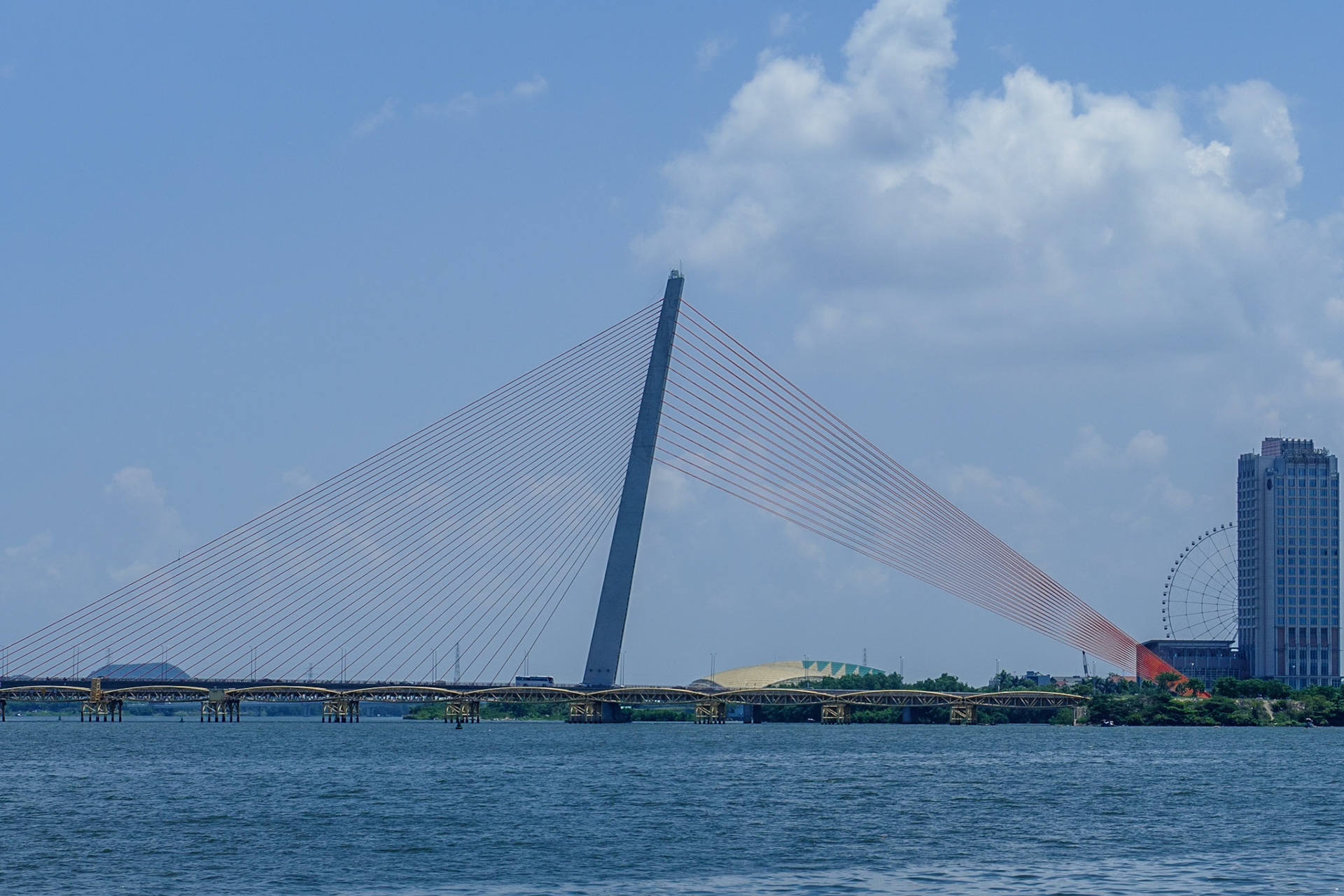 _2019-09-17__Panasonic__DMC-FZ1000__ __f/5__1/1600 sec__Tran Thi Ly Bridge__Da Nang__Vietnam__16°3'38.052" N 108°13'28.2648" E