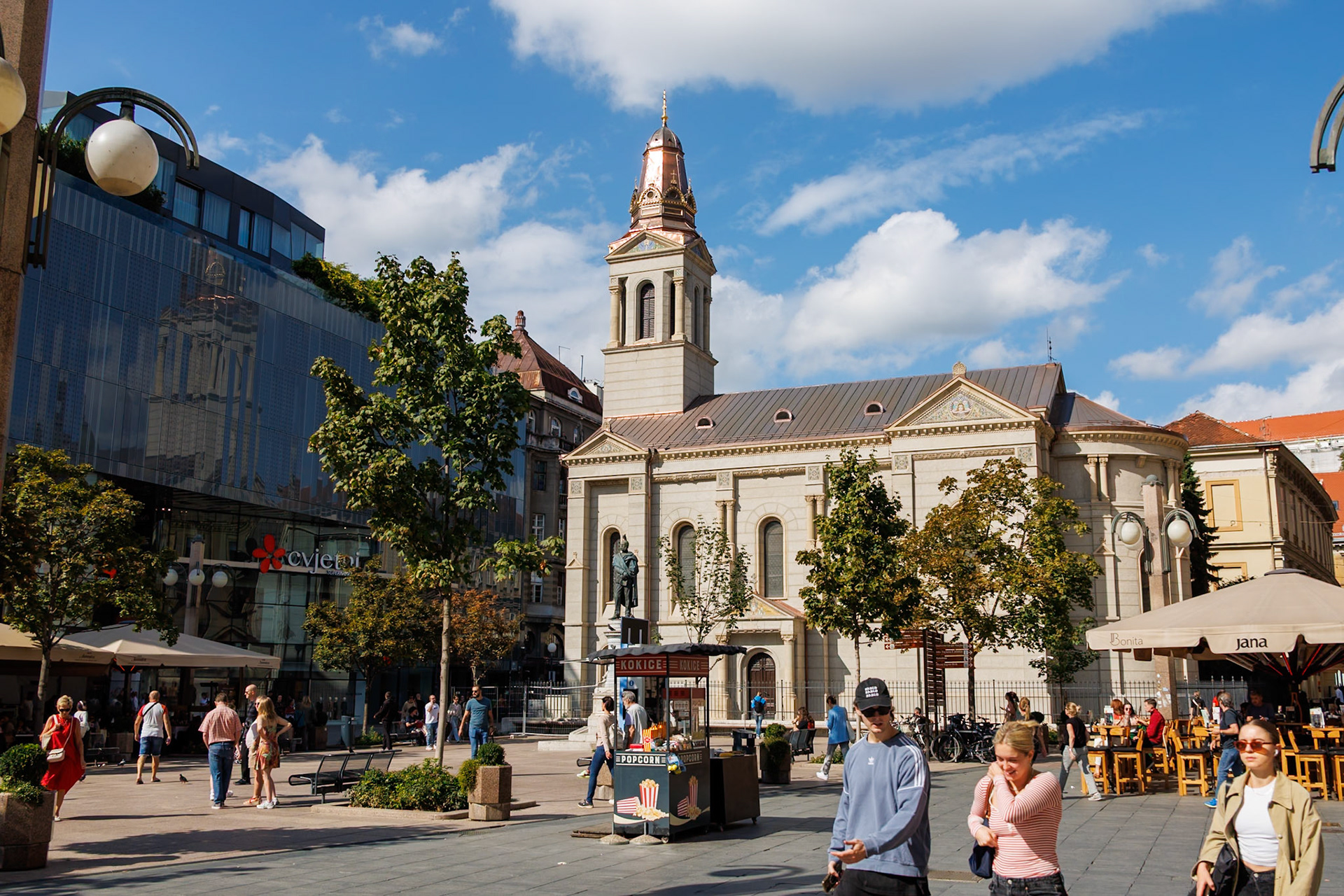 _2024-09-25__Canon__Canon EOS R3__ RF24-240mm F4-6.3 IS USM__f/9__1/250 sec__Mihanovićeva ulica__City of Zagreb__Croatia__45°48'41.0832" N 15°58'27.1632" E