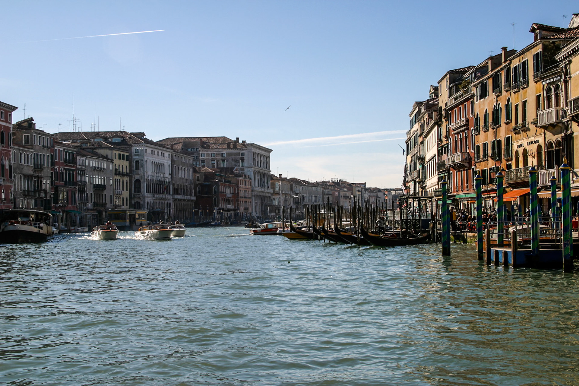 2003-02-07 12:27:51_24.0-85.0 mm_f/9.5_1/250 sec____