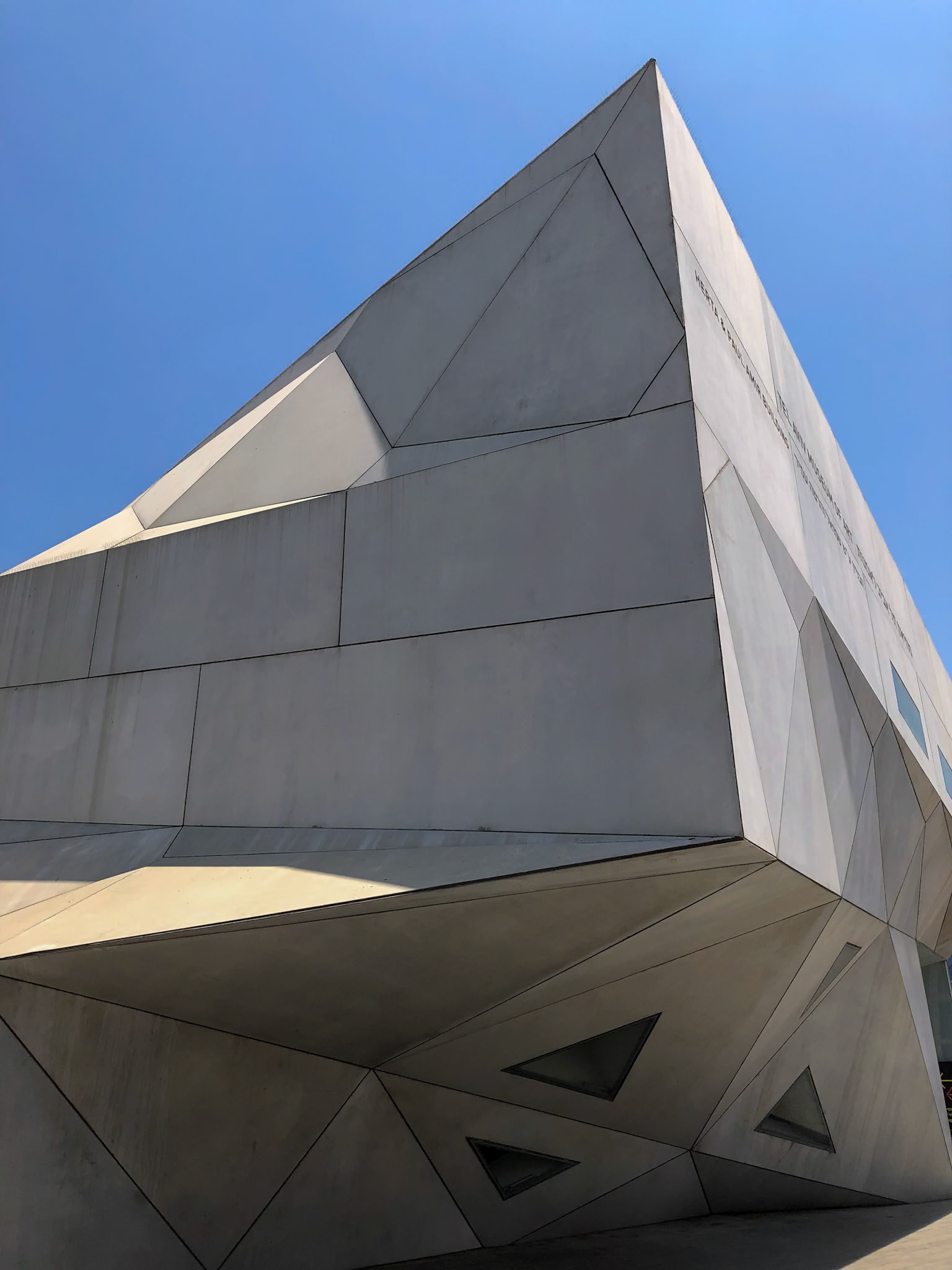 _2019-05-29__iPhone X__ iPhone X back dual camera 4mm f/1.8__f/1.8__1/2300 sec__Tel Aviv Museum of Art__Tel Aviv__Israel___