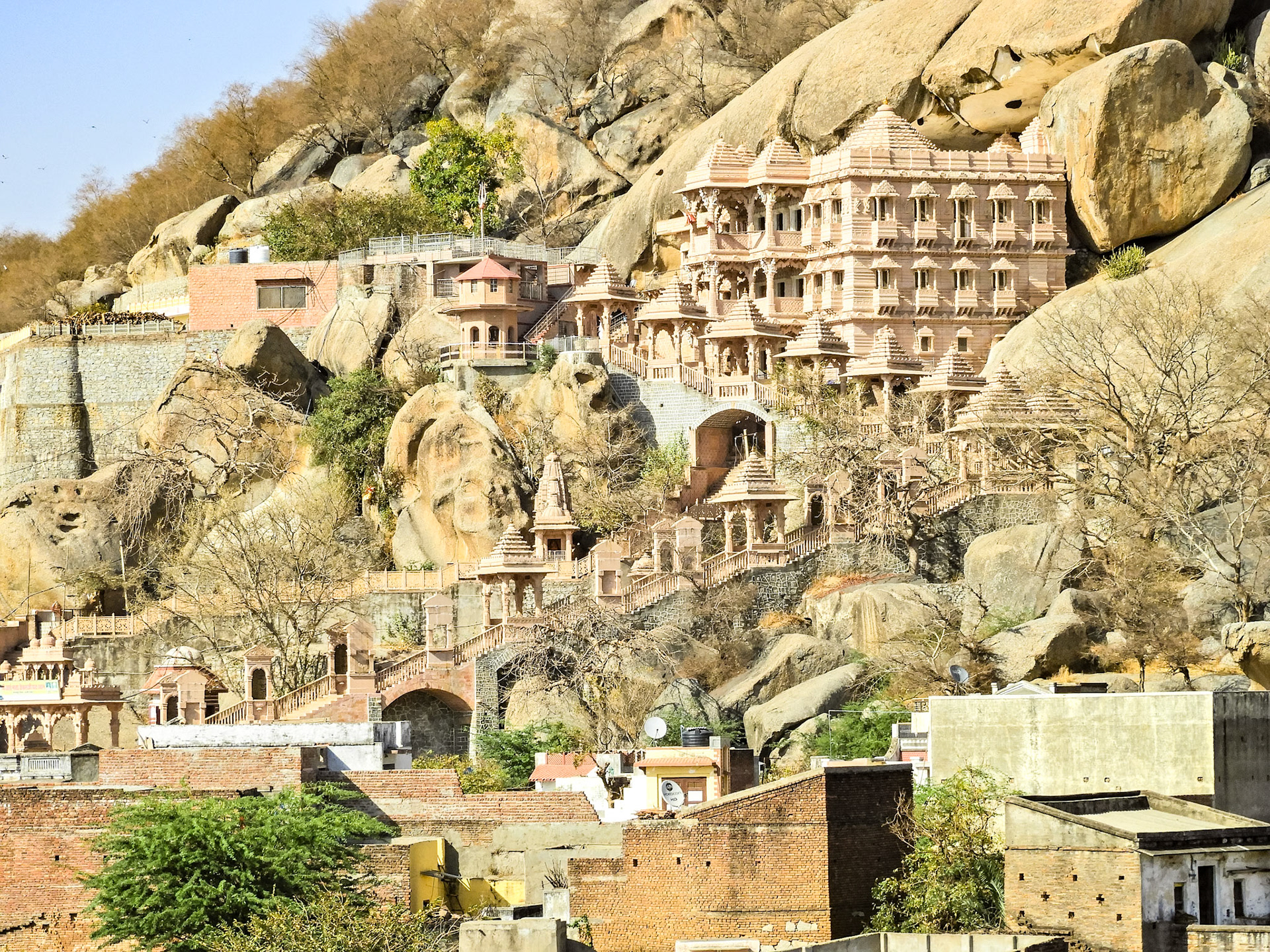 _2018-02-22__Nikon__Coolpix B700__ __f/5.2__1/800 sec__Shri Adinath Jain Temple__Narlai__India__25°19'0.066" N 73°32'8.7252" E