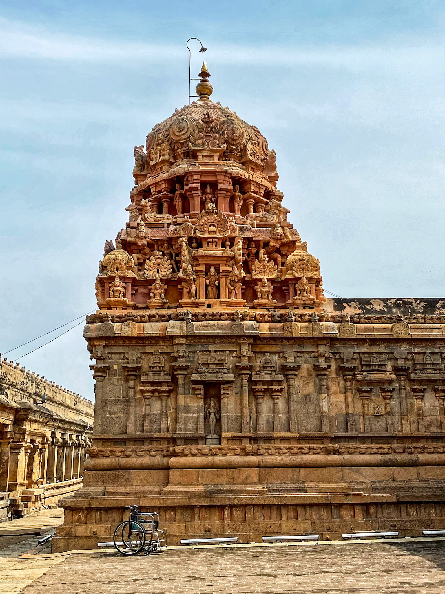 2022-11-19 11:10:11_iPhone 11 Pro back triple camera 4.25mm f/1.8_f/1.8_1/4600 sec_Thanjivur, Kumbakonam Temple_Tamil Nadu_India___