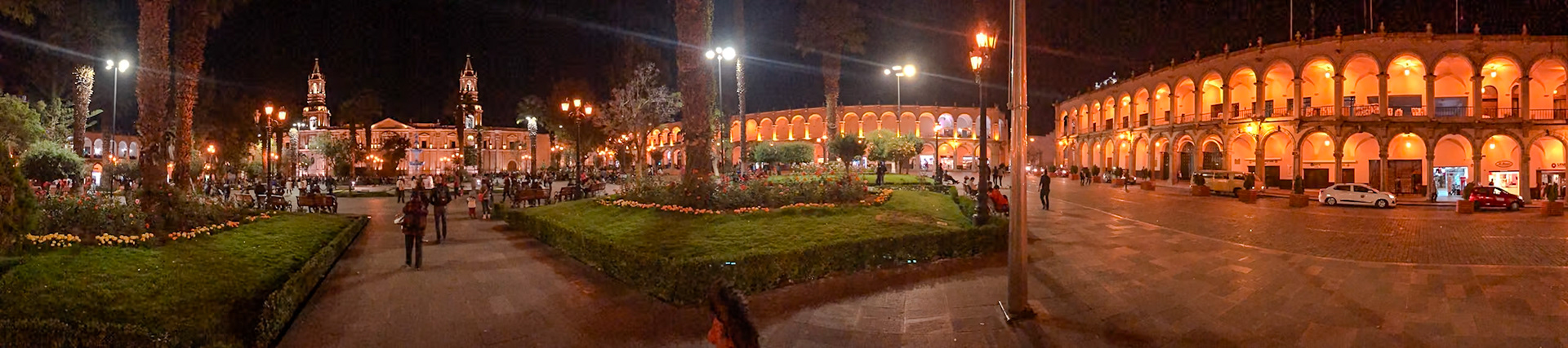 _2018-10-23__iPhone X__ iPhone X back camera 4mm f/1.8__f/1.8__1/120 sec__Portal de la Municipalidad__Arequipa__Peru__16°23'56.9184" S 71°32'13.4016" W_