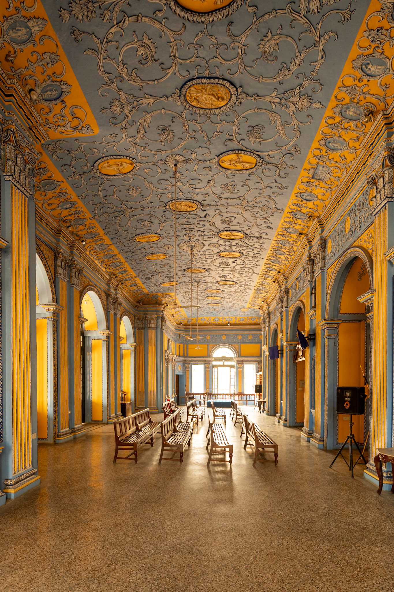 __2025-11-28__Canon__Canon EOS R3__ RF15-35mm F2.8 L IS USM__f/4__1/125 sec__La Martiniere Marg__Lucknow__India__26°50'22.1388" N 80°57'48.51" E