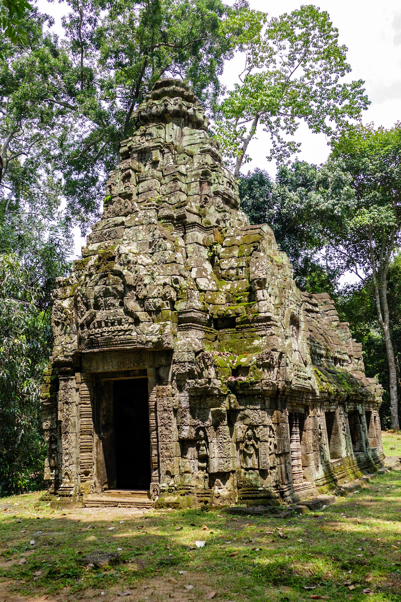 _2019-09-29__Panasonic__DMC-FZ1000__ __f/3__1/640 sec__Grand Circuit__Ankor Wat__Cambodia__13°27'42.6636" N 103°52'26.1264" E