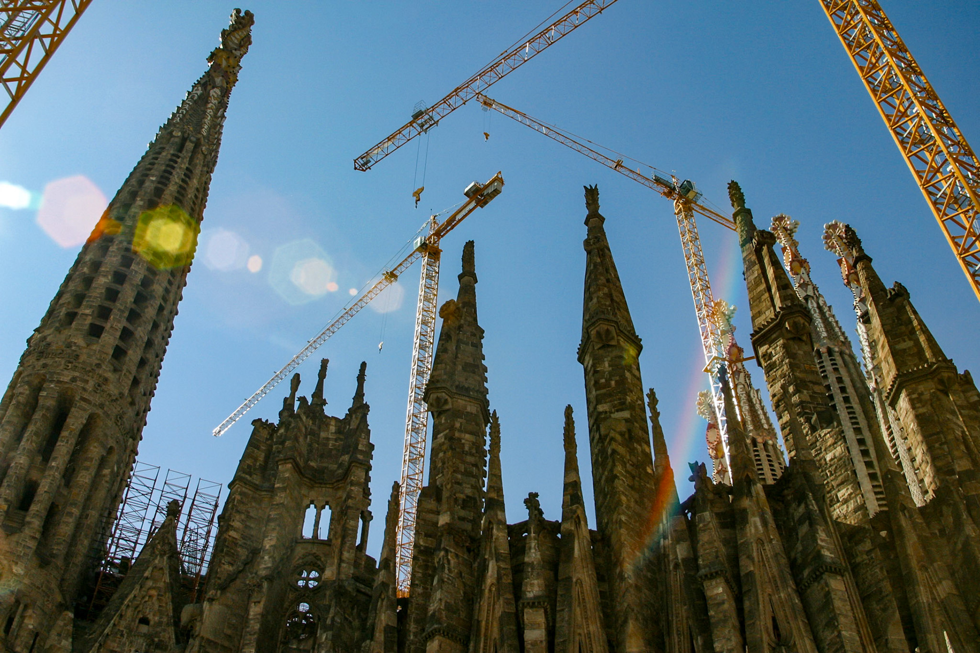 _2003-07-16__Canon__Canon EOS D60__ 24.0-85.0 mm__f/13__1/350 sec____Barcelona__Spain__