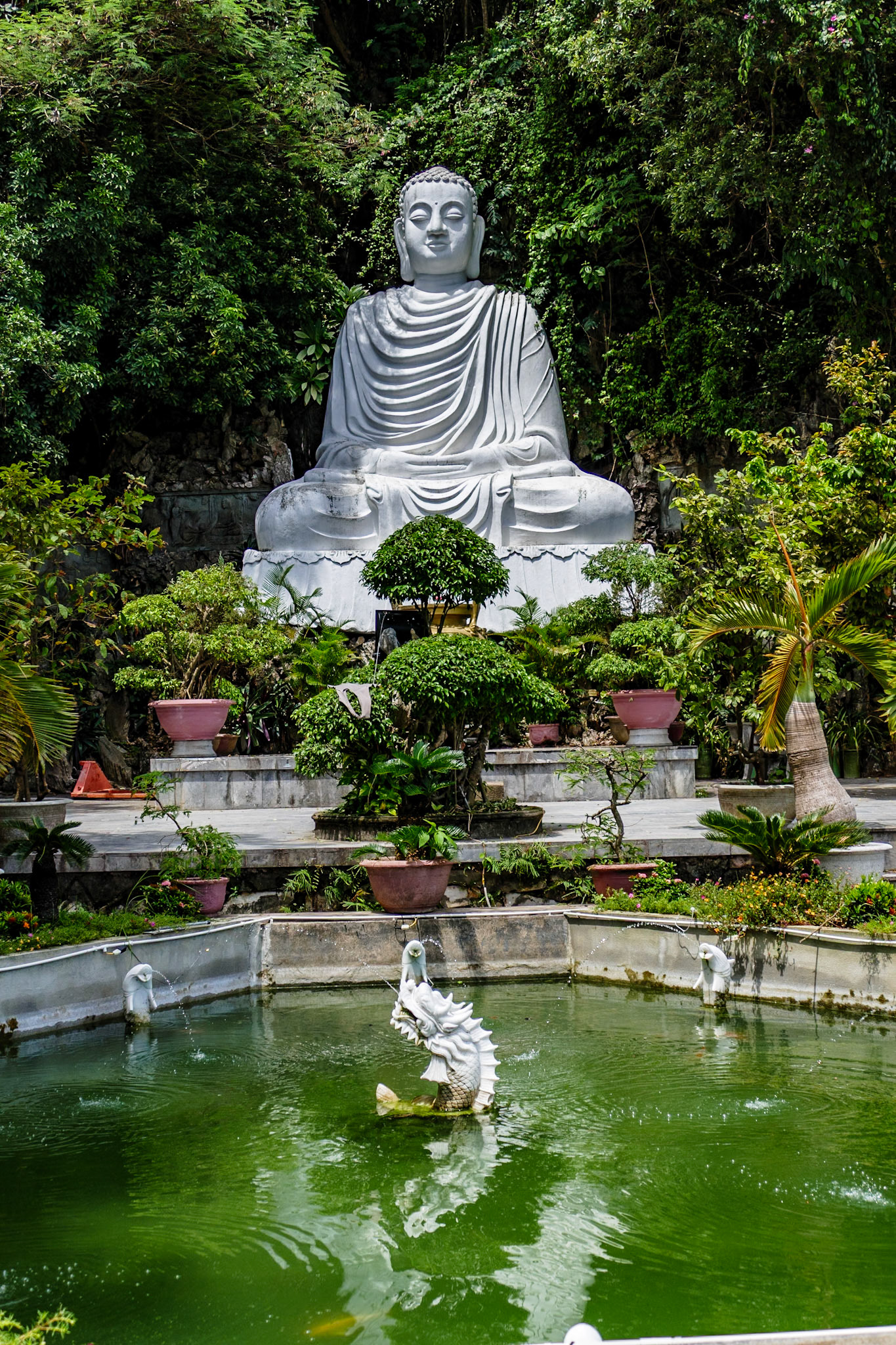 _2019-09-14__Panasonic__DMC-FZ1000__ __f/3.2__1/1250 sec__Đường Huyền Trân Công Chúa__Ngũ Hành Sơn Ward__Vietnam__16°0'13.9032" N 108°15'52.1316" E