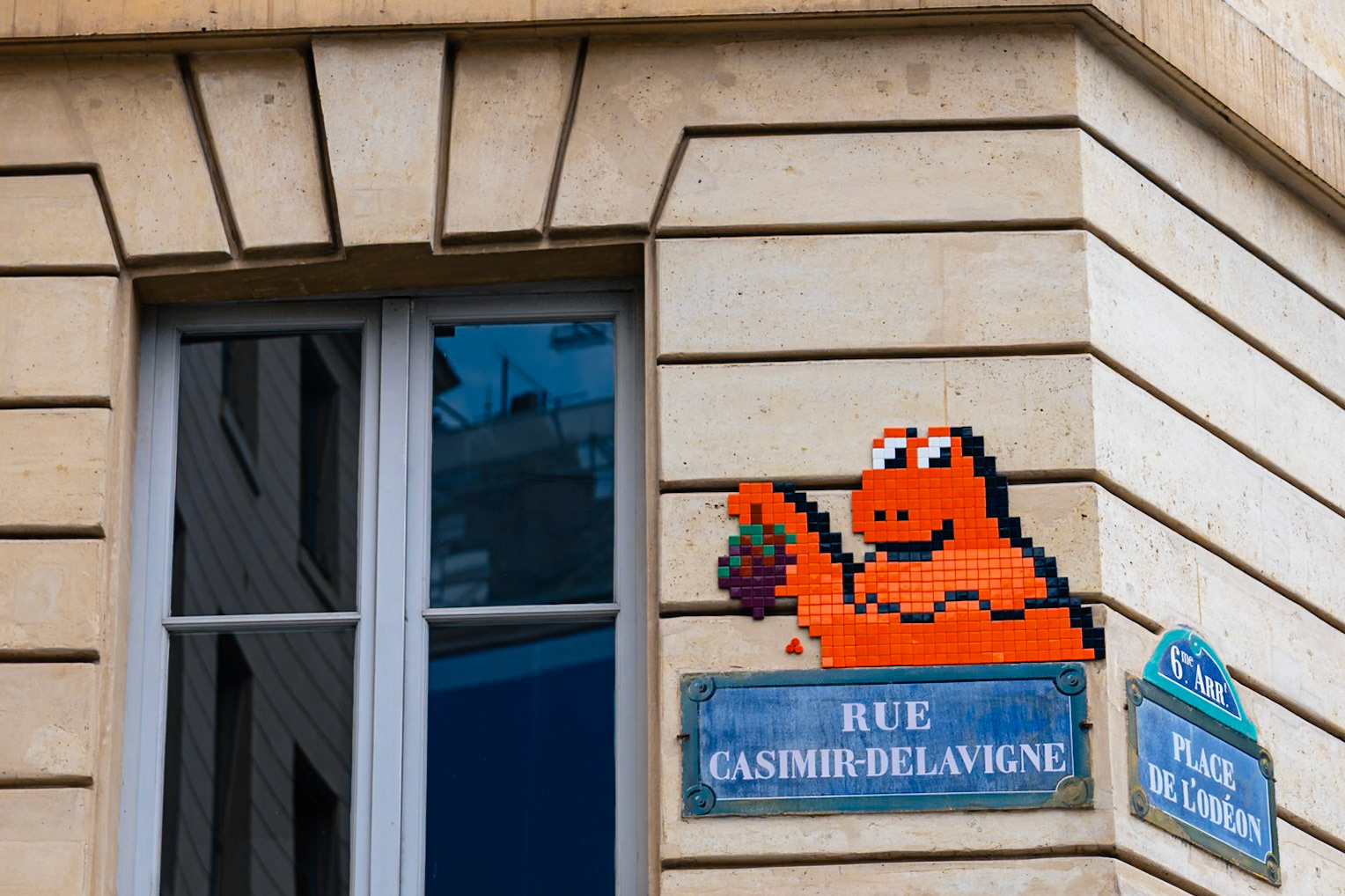 _2025-06-09__Canon__Canon EOS R3__ RF28-70mm F2.8 IS STM__f/2.8__1/800 sec__Boulevard Saint-Michel__Paris__France__48°50'59.568" N 2°20'18.168" E