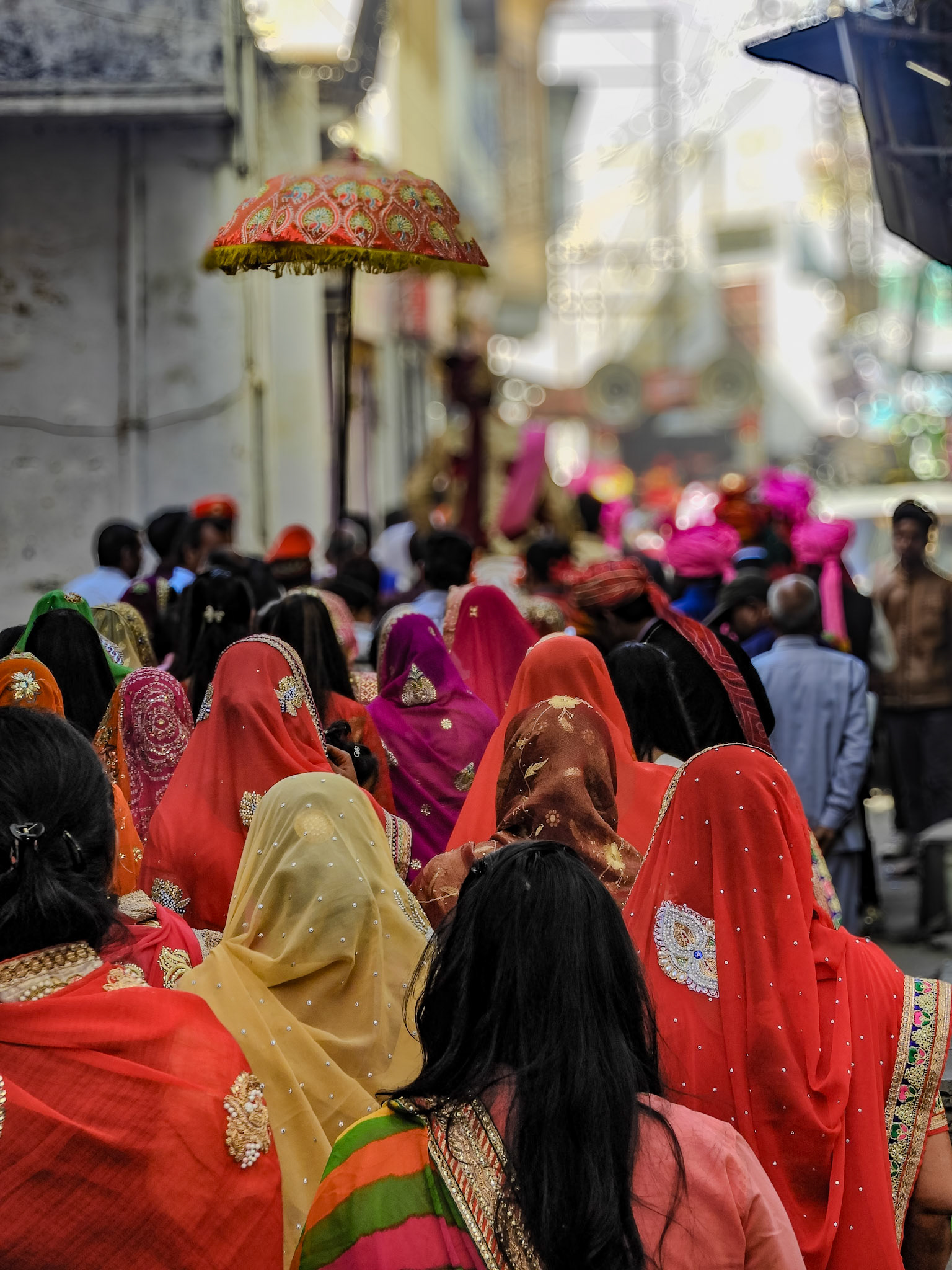 2018-02-20 14:26:46__f/5_1/125 sec_Jagdish Temple Road_Udaipur_India_24°34'51.6612" N 73°40'48.684" E
