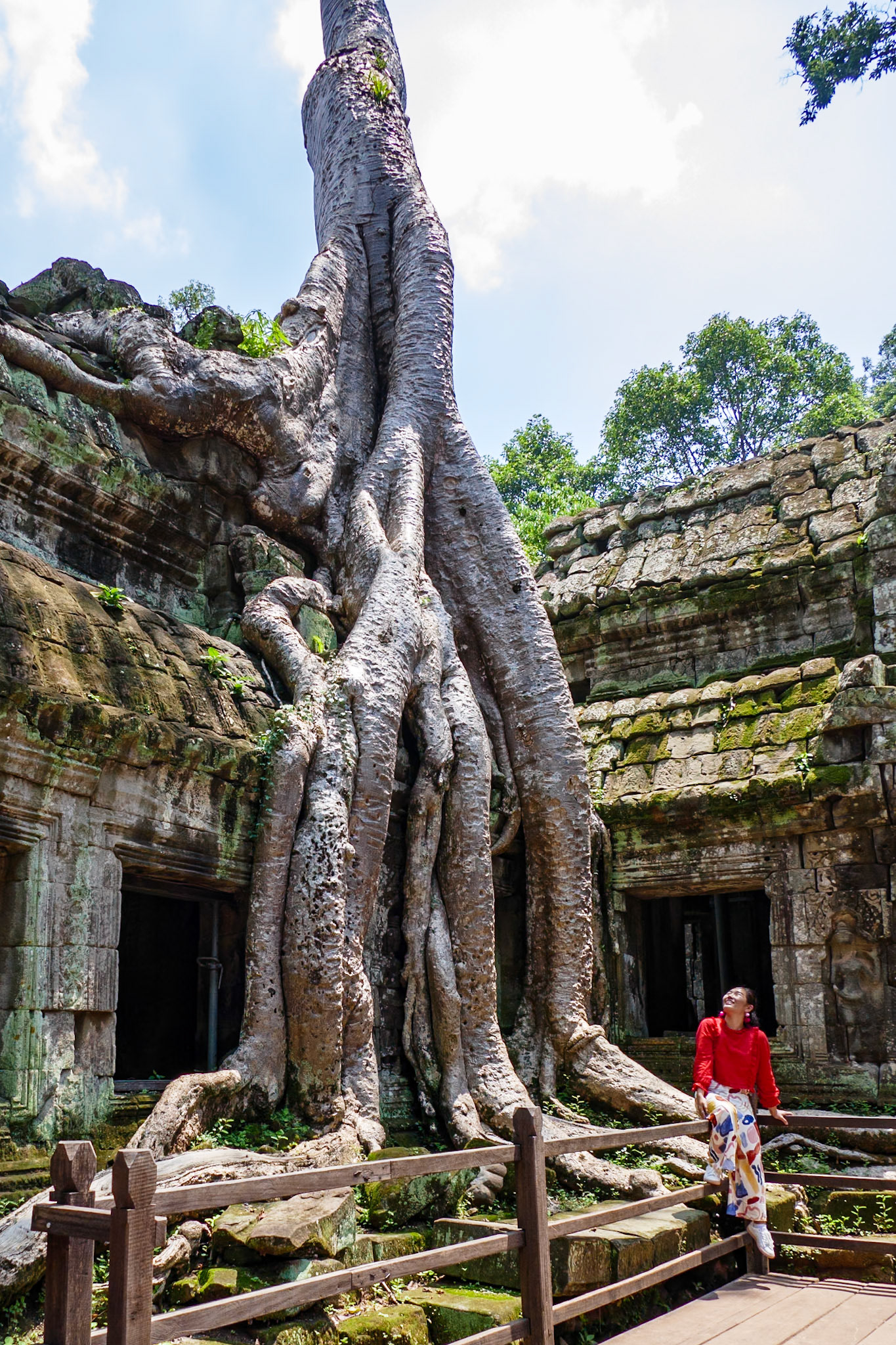 _2019-09-30__Panasonic__DMC-FZ1000__ __f/2.8__1/1000 sec__Ankor Wat__Siem Reap__Cambodia__13°26'6.2484" N 103°53'25.0692" E