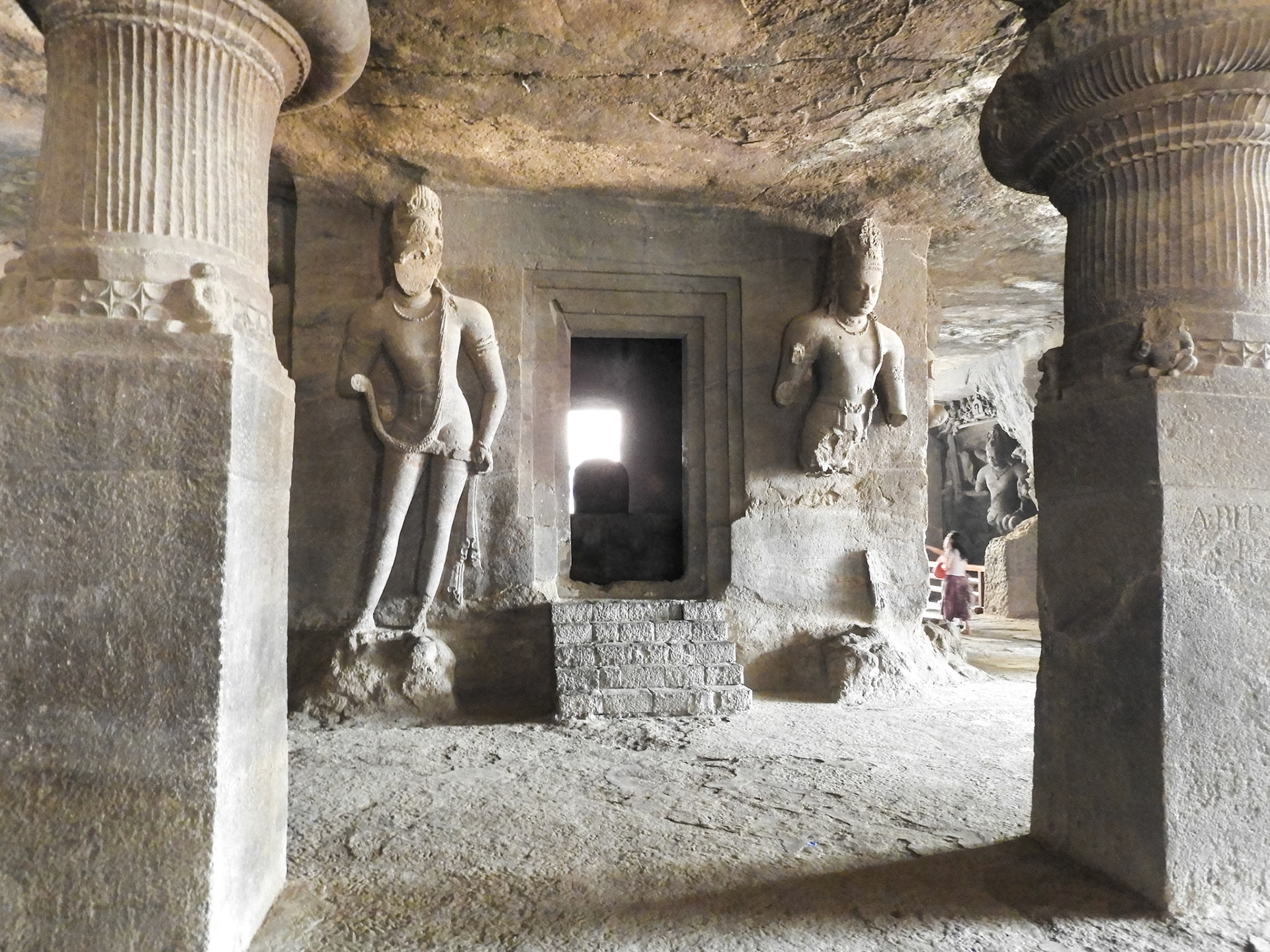 _2018-03-03__Coolpix B700__ __f/3.3__1/6 sec_________