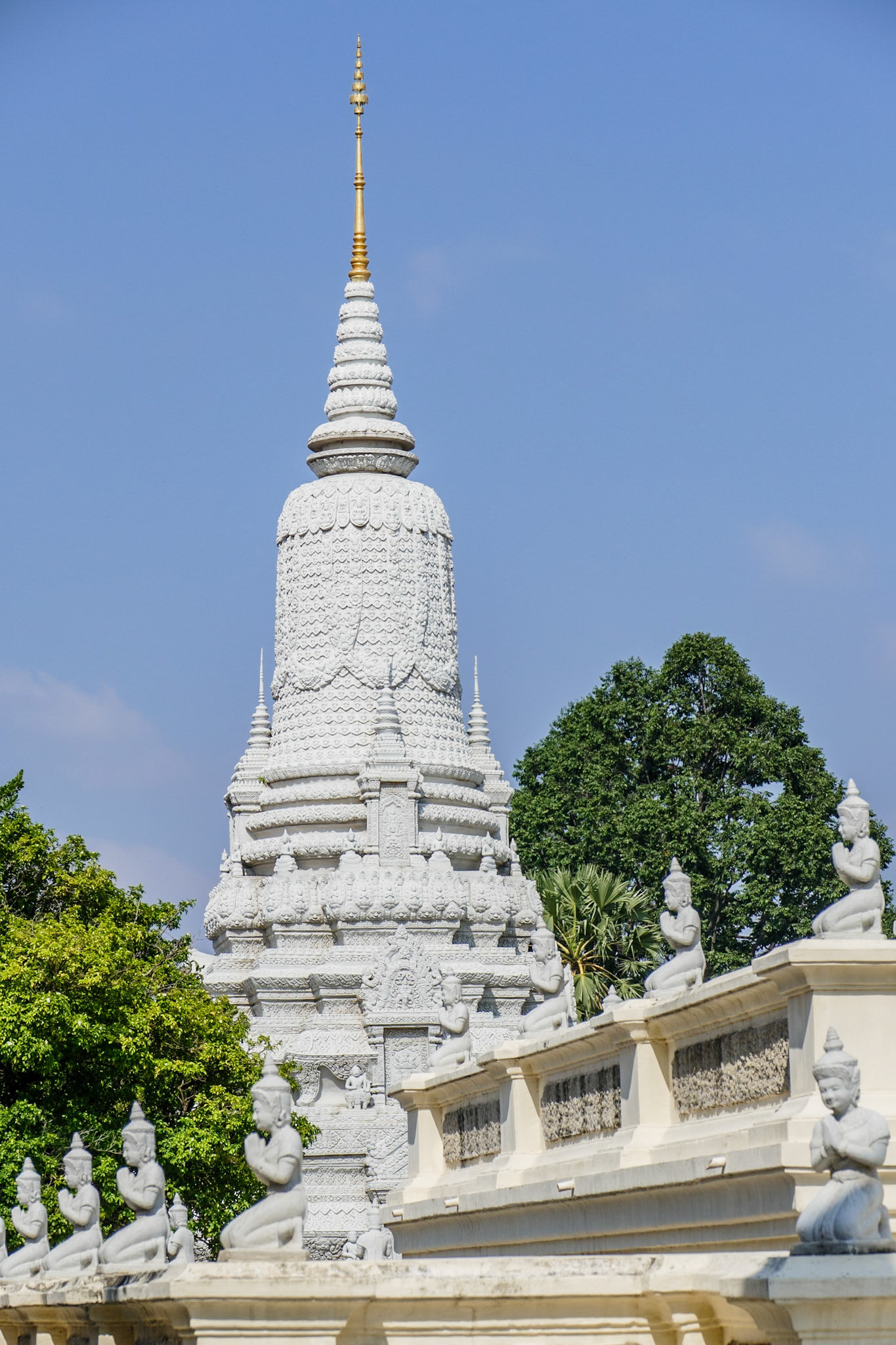 _2019-09-24__Panasonic__DMC-FZ1000__ __f/5__1/1600 sec__Oknha Chhun (Street 240)__Khan Daun Penh__Cambodia__11°33'46.9764" N 104°55'53.3028" E