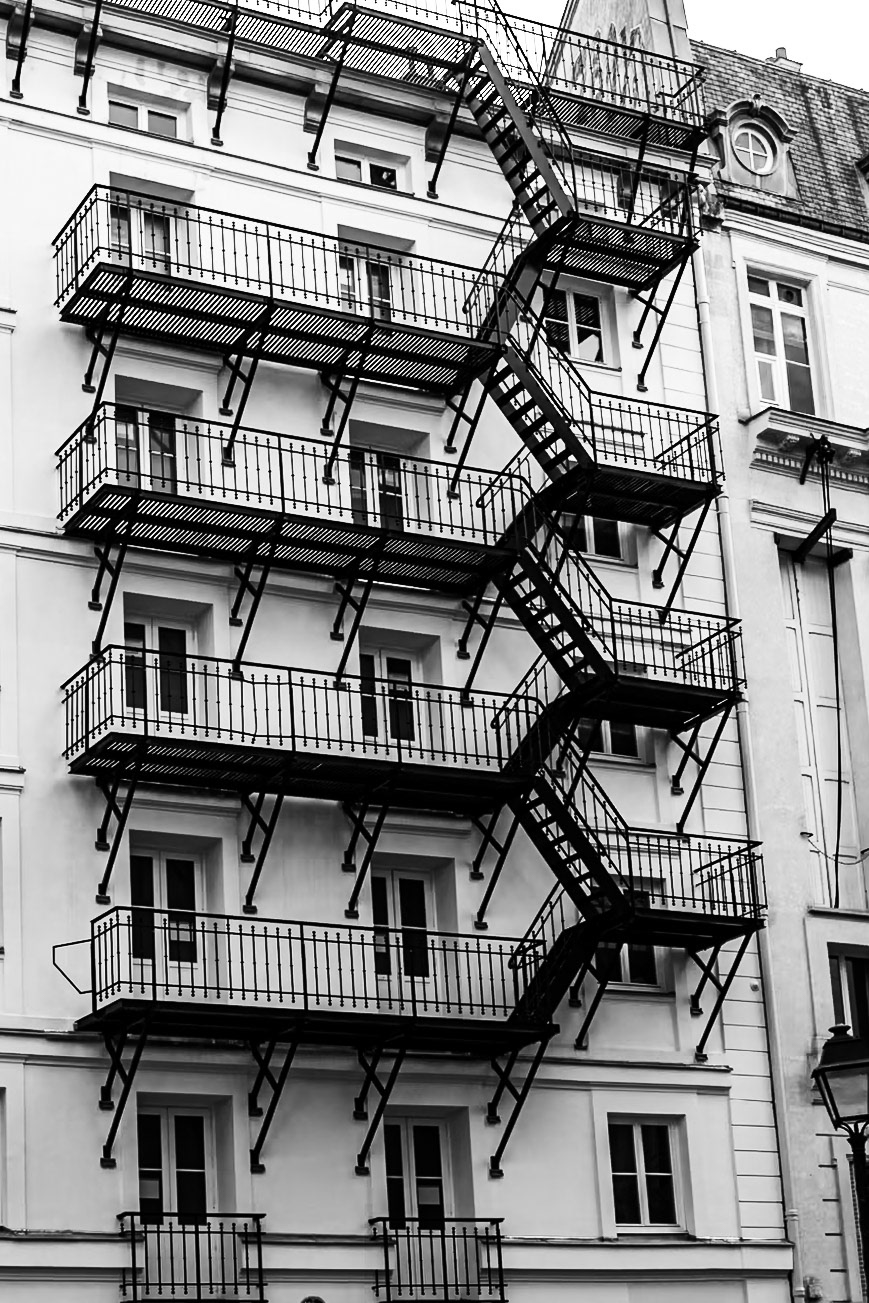 _2025-06-26__Canon__Canon EOS R3__ RF15-35mm F2.8 L IS USM__f/7.1__1/400 sec__Saint Martin__Paris__France__48°52'16.9608" N 2°21'25.776" E