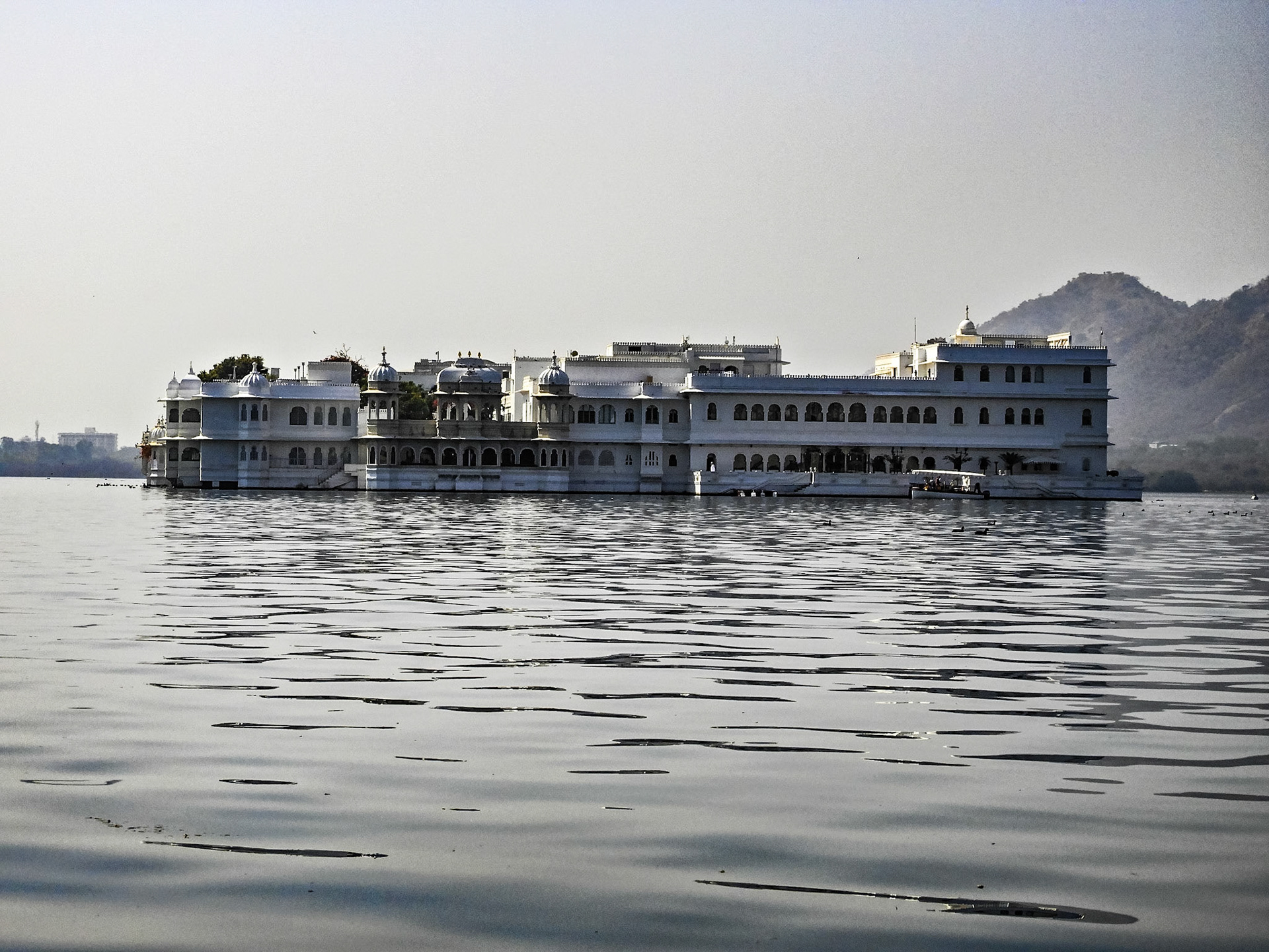 _2018-02-21__Nikon__Coolpix B700__ __f/4.8__1/2000 sec__Jagdish Temple Road__Udaipur__India__