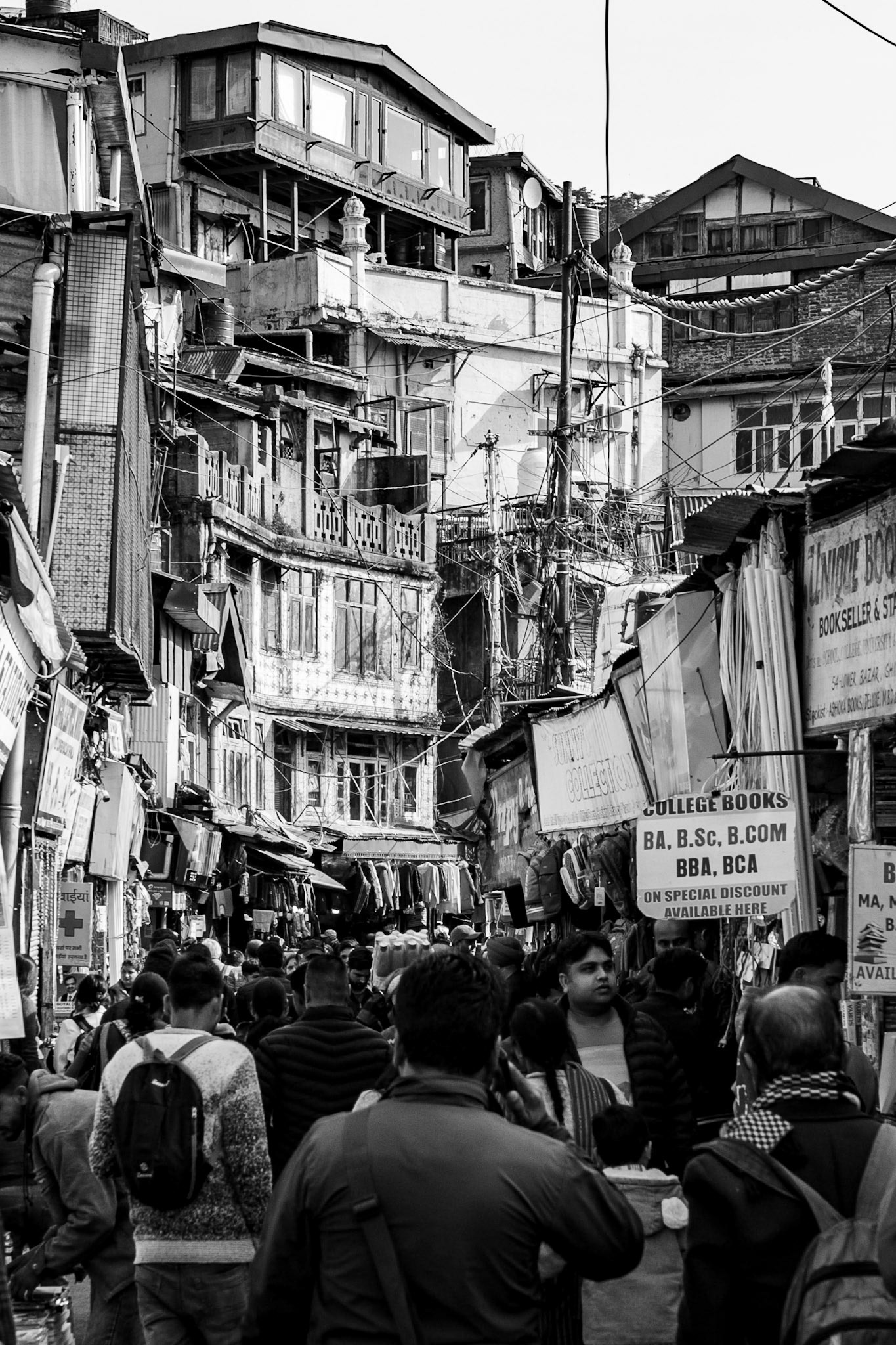 __2025-12-06__Canon__Canon EOS R3__ RF15-35mm F2.8 L IS USM__f/6.3__1/320 sec____Shimla__India__31°6'19.7388" N 77°10'18.7932" E