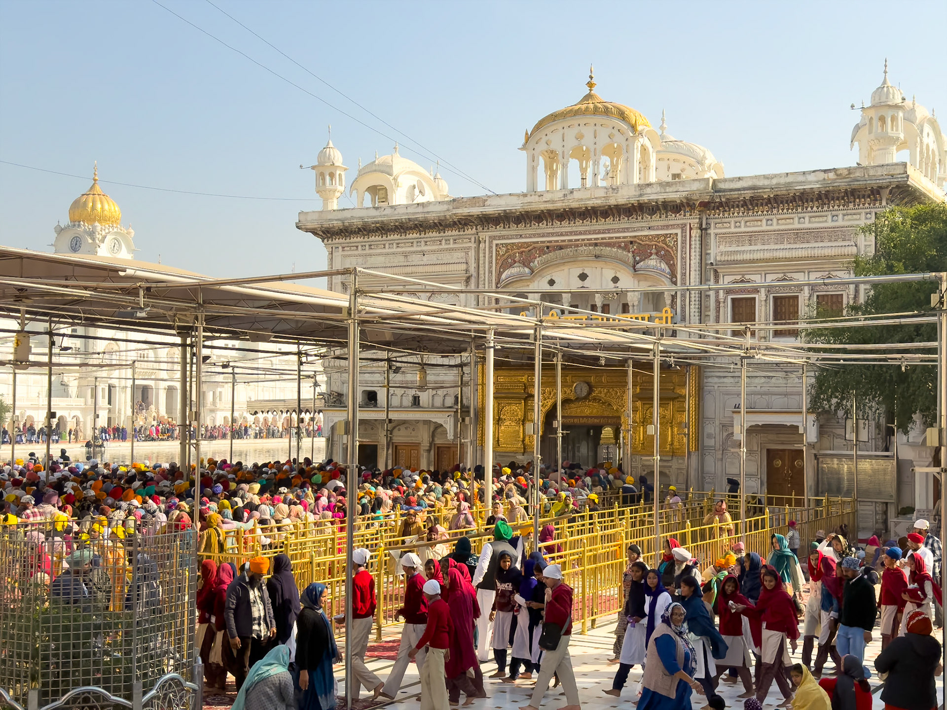 __2025-12-09__Apple__iPhone 17 Pro__ iPhone 17 Pro back camera 6.765mm f/1.78__f/1.8__1/8000 sec________