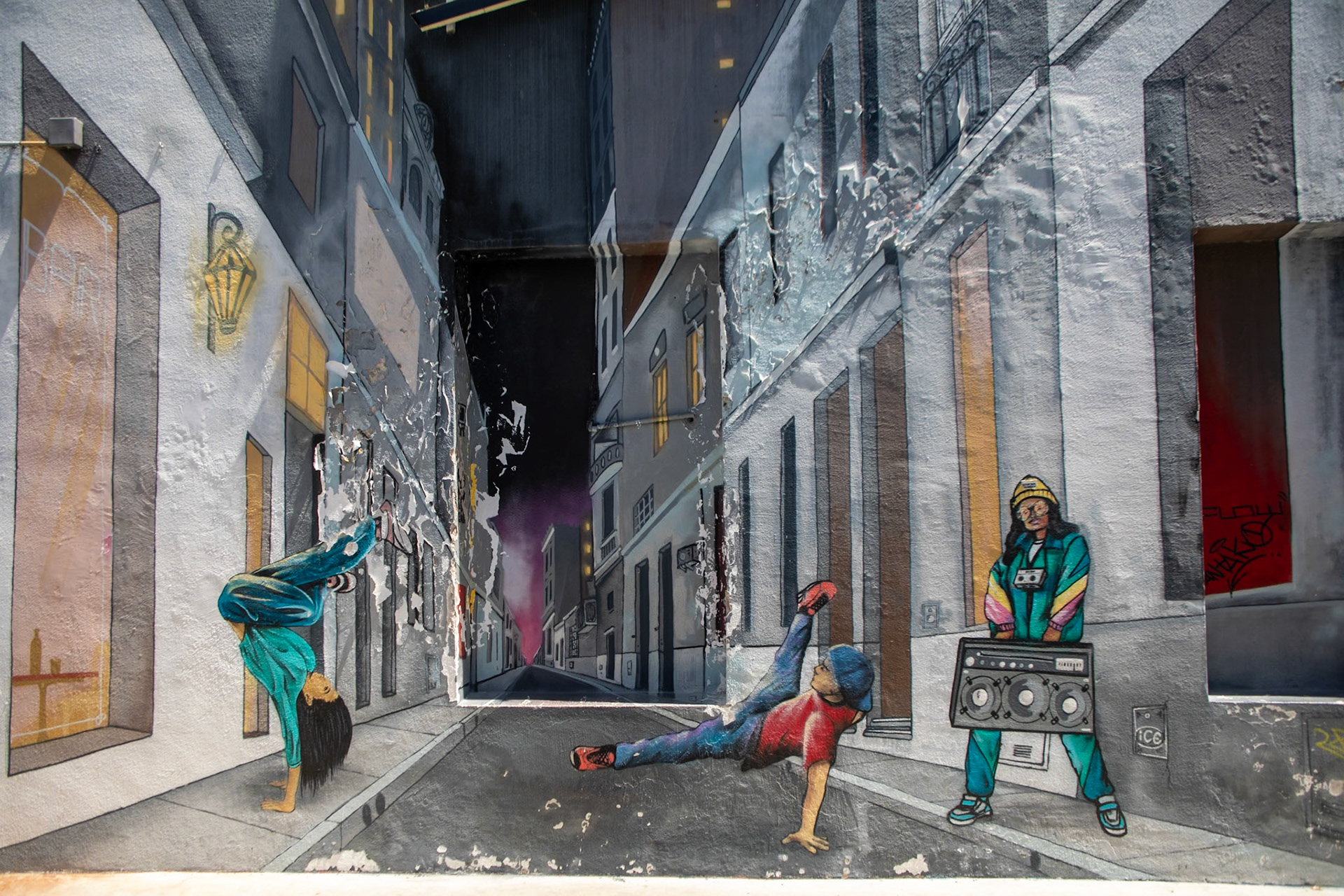 2023-11-26 18:09:44_TAMRON 28-300mm F/3.5-6.3 Di VC PZD A010_f/5_1/800 sec_Avenida Alvear_Buenos Aires_Argentina_34°35'11.0292" S 58°23'34.1628" W