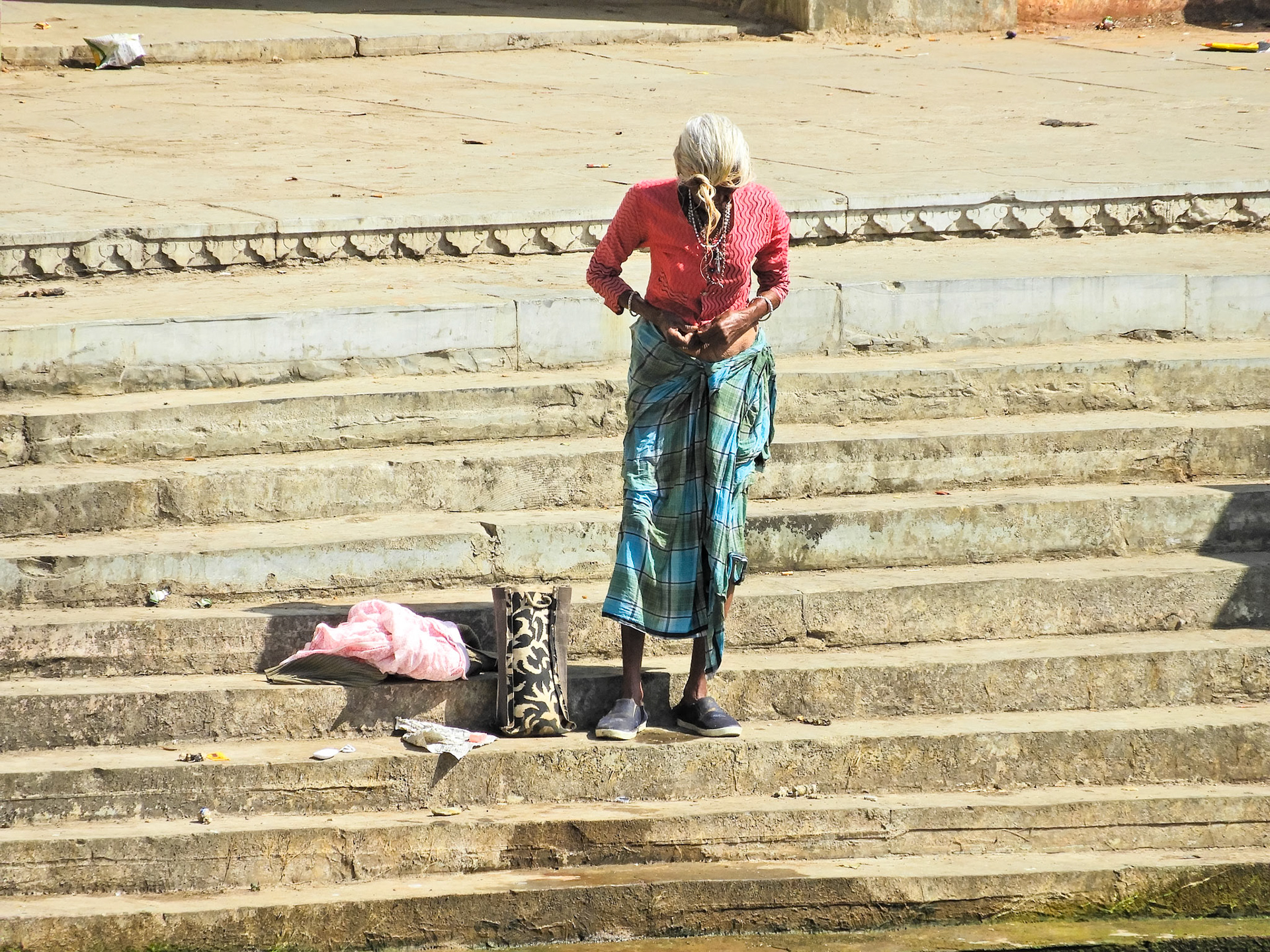 _2018-02-20__Coolpix B700__ __f/5.6__1/640 sec__Jagdish Temple Road__Udaipur__India__24°34'51.7872" N 73°40'53.508" E_