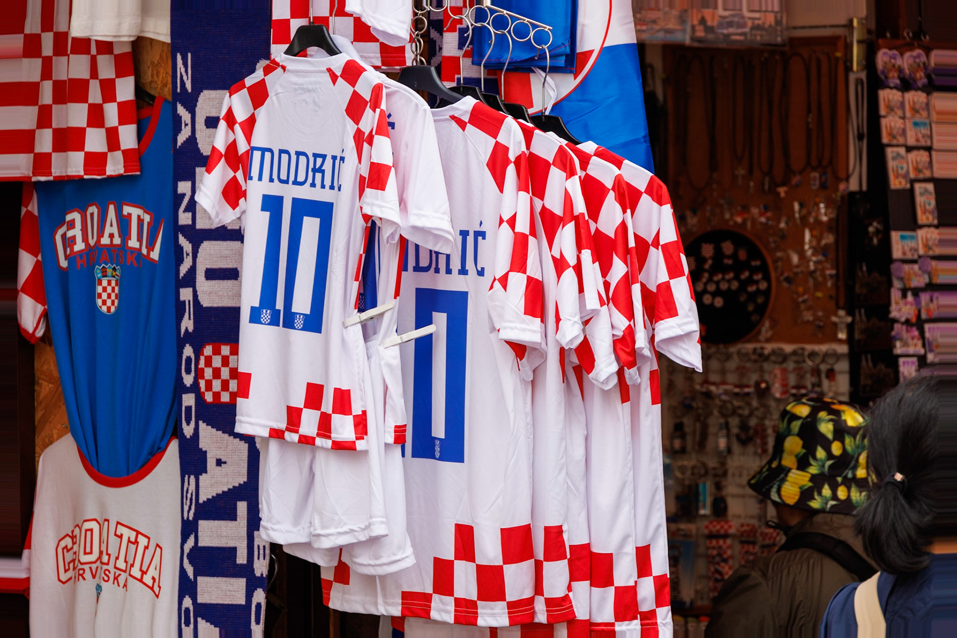 2024-09-26 10:02:31RF24-240mm F4-6.3 IS USMf/6.31/160 sec45°48'52.0632" N 15°58'37.7148" E