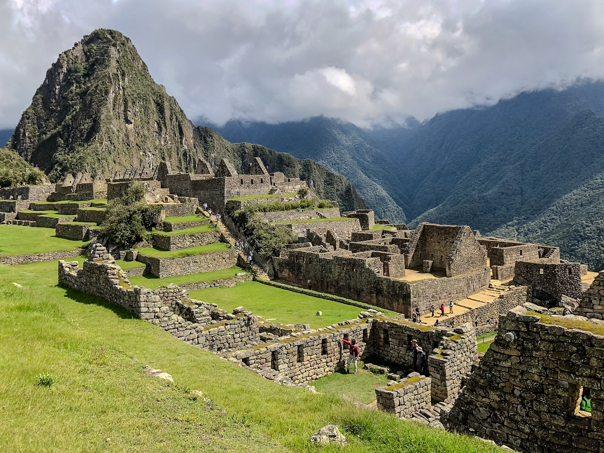 _2018-11-17__iPhone X__ iPhone X back dual camera 4mm f/1.8__f/1.8__1/1600 sec__Circuit 2__Machupicchu__Peru__13°9'50.2092" S 72°32'41.9388" W_