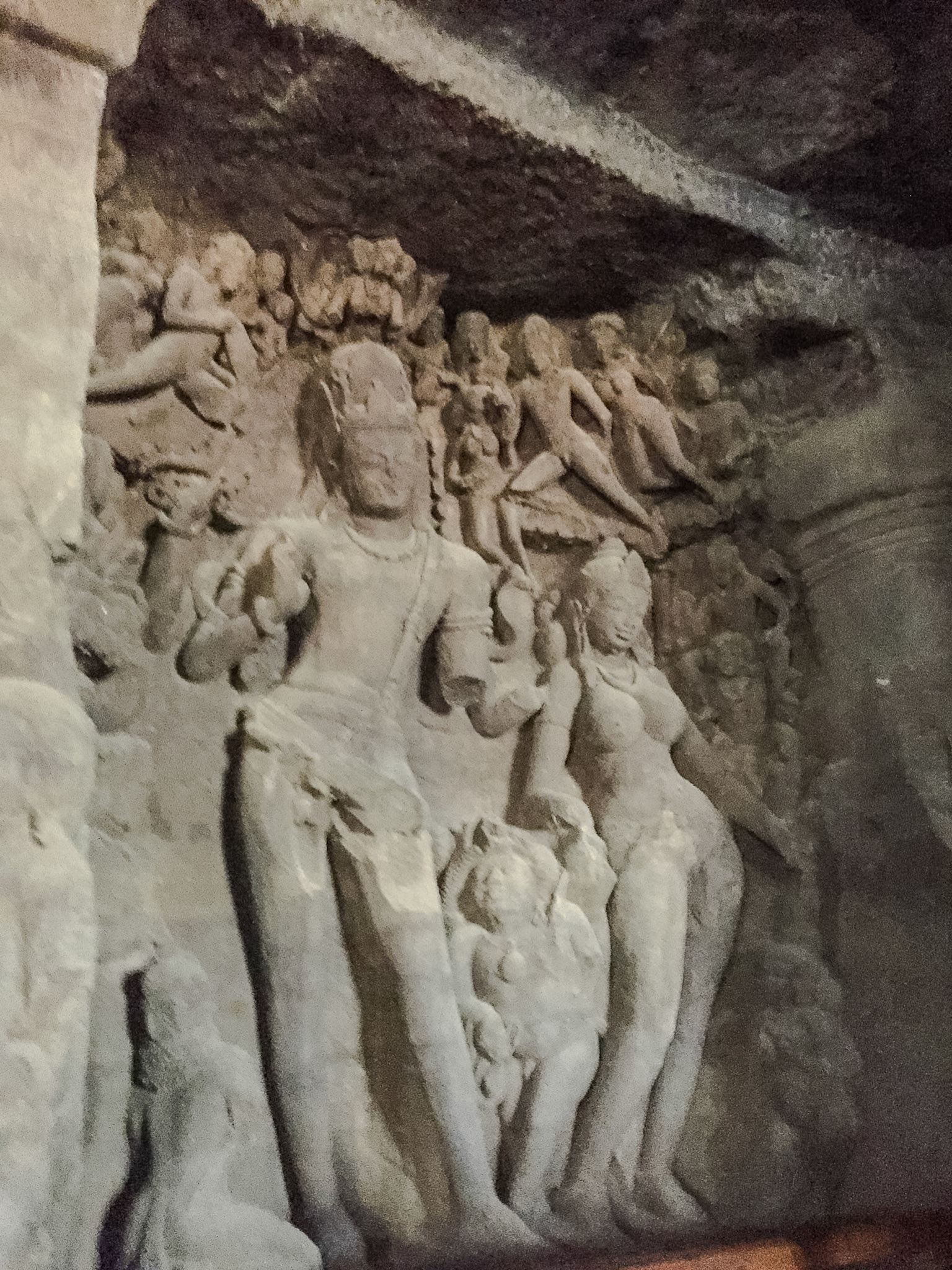 2018-03-03 10:54:01_iPhone 6 back camera 4.15mm f/2.2_f/2.2_1/17 sec_Path to caves__India_18°58'19.8516" N 72°55'49.7892" E