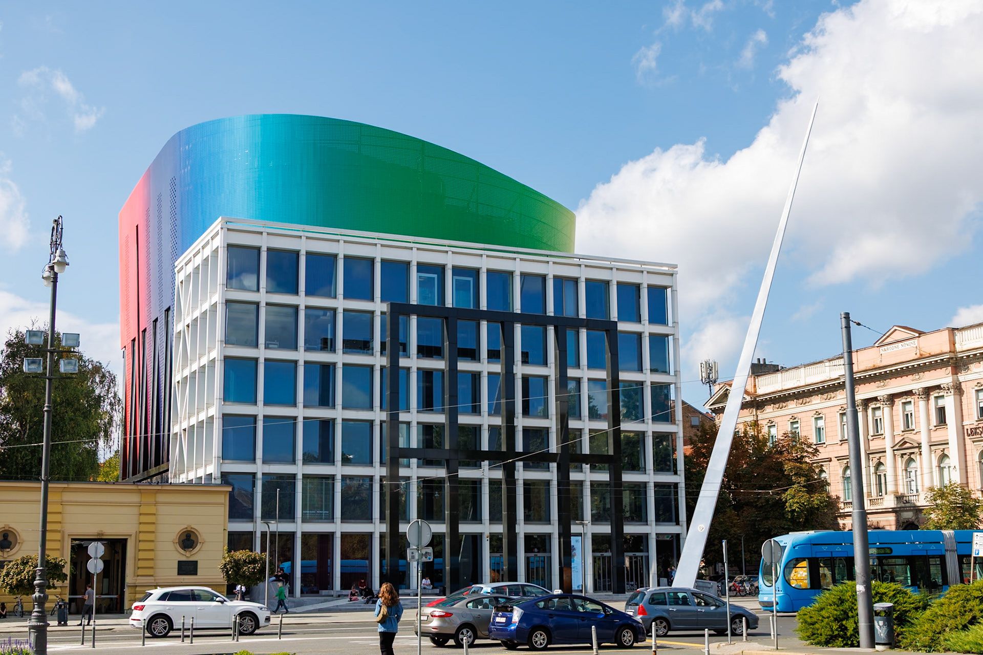 _2024-09-25__Canon__Canon EOS R3__ RF24-240mm F4-6.3 IS USM__f/8__1/160 sec__Mihanovićeva ulica__City of Zagreb__Croatia__45°48'32.6952" N 15°58'9.9048" E