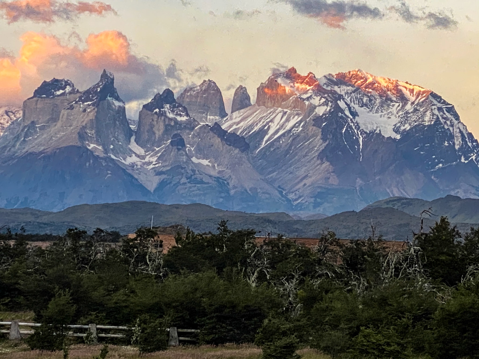 2020-01-09 21:54:31_iPhone 11 Pro back triple camera 6mm f/2_f/2_1/120 sec_